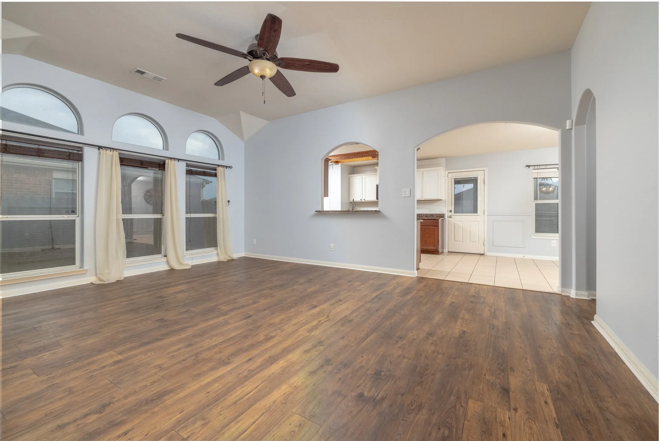 Single Family Residence For Sale in Denton County , 130 Kincaid Drive, Sanger, Texas 76266, 4 Bedrooms, 2 Bathrooms, 2 Garage spaces, 1,728 Sqft, built in 2013, Price $309,500, mls#21264521, Real Estate Agent in Sanger, Homes For Sale in Denton county, Homes For Sale in Sanger, Realtor in Sanger Texas, Real Estate Brokerage Independent Realty Texas, Luminita Cordes Realtor