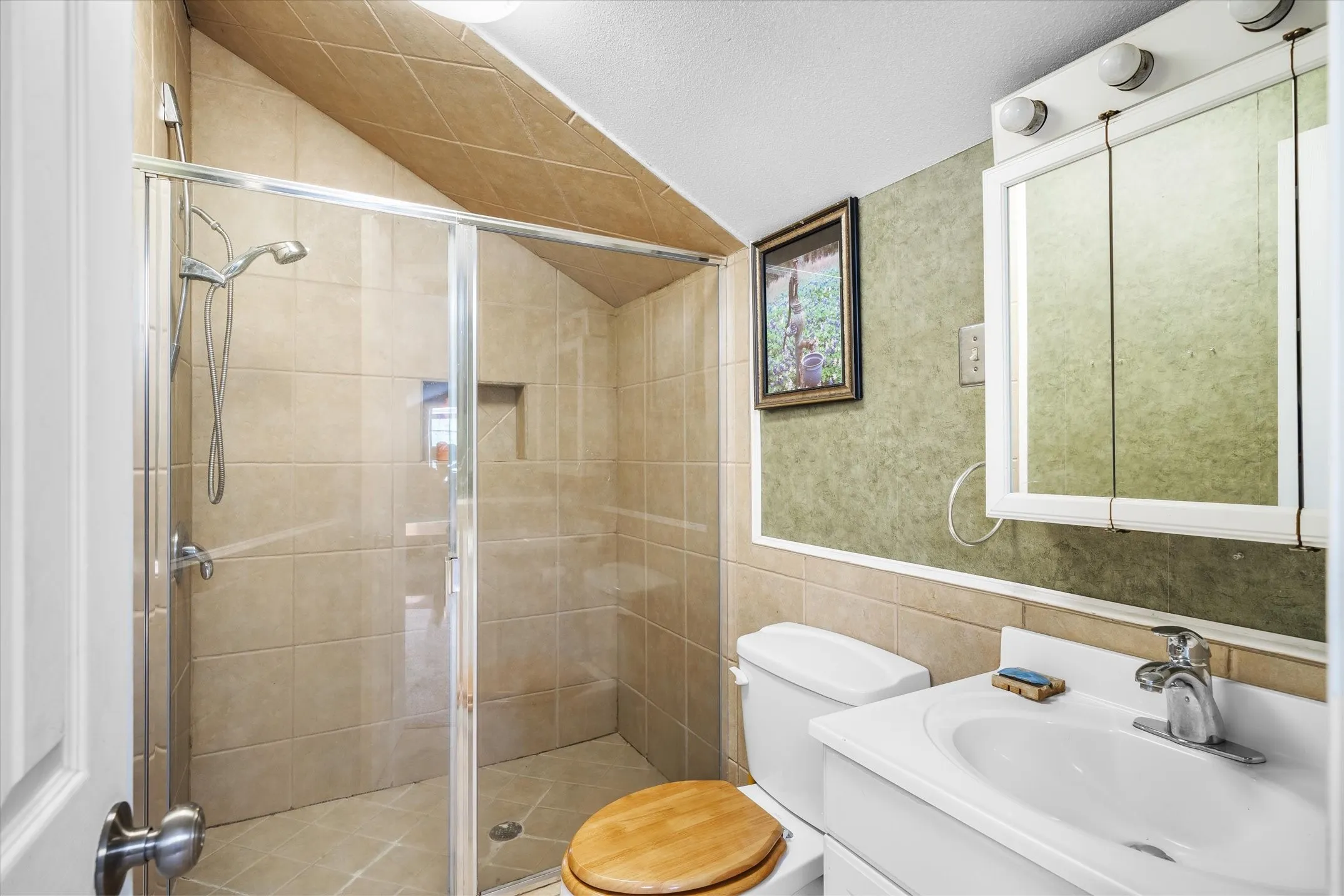 Bonus room bath