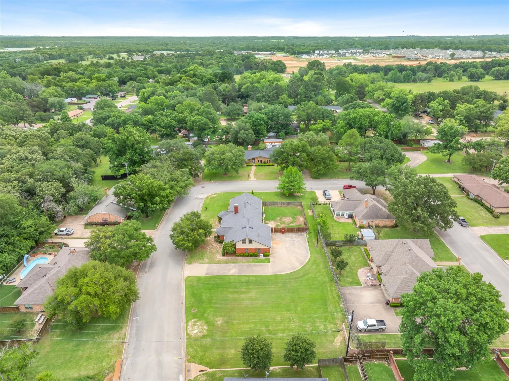 Single Family Residence For Sale in Van Zandt County , 163 Granada Square, Canton, Texas 75103, 5 Bedroom, 4 Bathroom, 3 Garage spaces, 2,868 Sqft, built in 1993, mls#21257409, Real Estate Agent in Canton, Homes For Sale in Van Zandt county, Homes For Sale in Canton, Realtor in Canton Texas, Real Estate Brokerage Independent Realty Texas, Luminita Cordes Realtor
