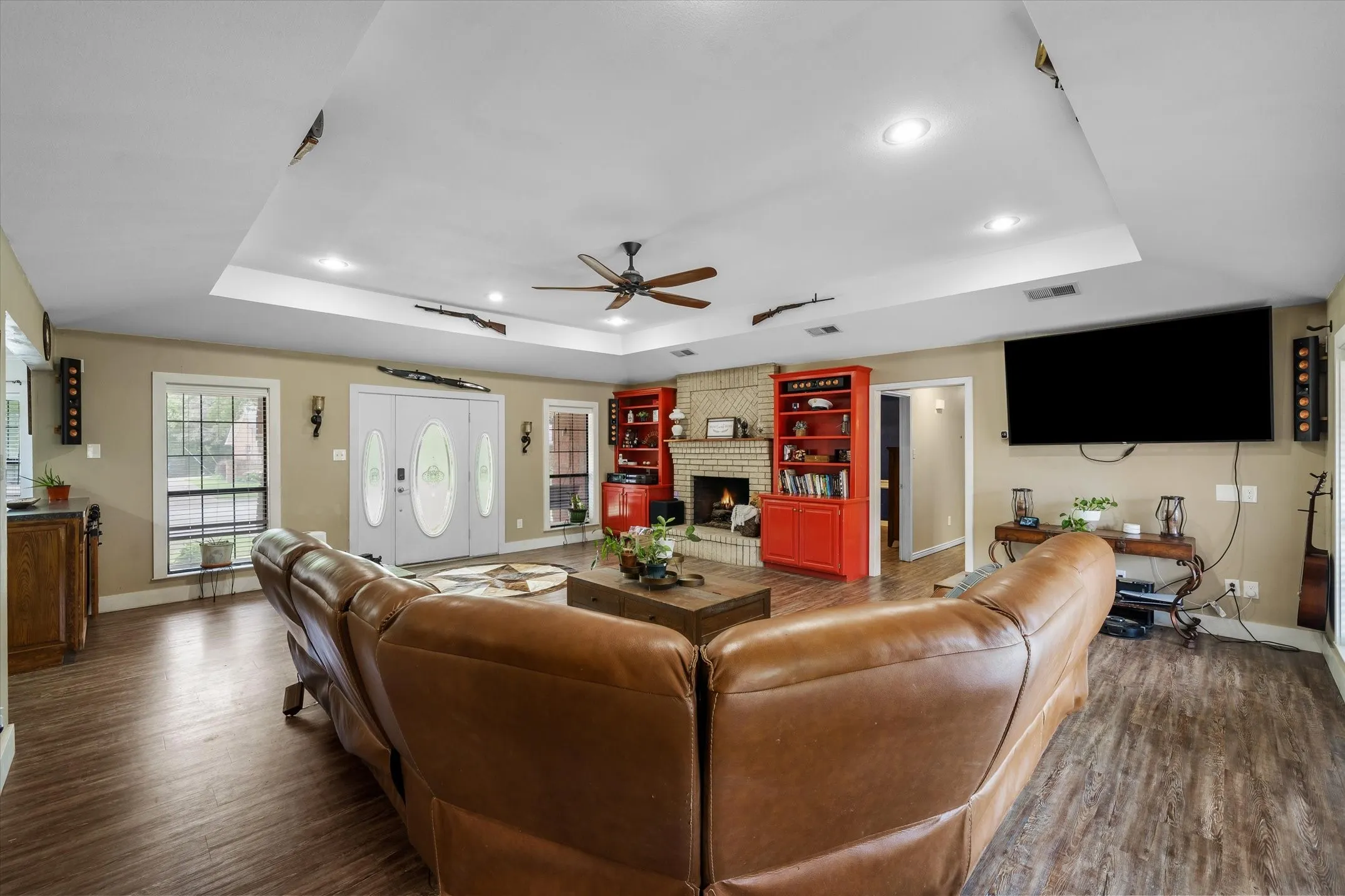 Single Family Residence For Sale in Van Zandt County , 163 Granada Square, Canton, Texas 75103, 5 Bedroom, 4 Bathroom, 3 Garage spaces, 2,868 Sqft, built in 1993, mls#21257409, Real Estate Agent in Canton, Homes For Sale in Van Zandt county, Homes For Sale in Canton, Realtor in Canton Texas, Real Estate Brokerage Independent Realty Texas, Luminita Cordes Realtor