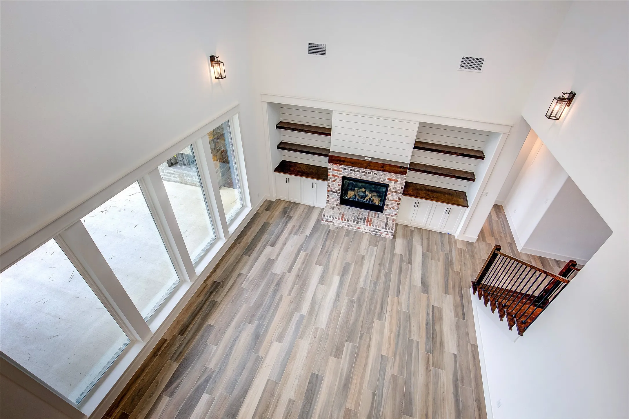 Single Family Residence For Sale in Henderson County , 105 Donna Drive, Gun Barrel City, Texas 75156, 4 Bedroom, 4 Bathroom, 2 Garage spaces, 3,272 Sqft, built in 2023, Price $1,339,000, mls#21264613, Real Estate Agent in Gun Barrel City, Homes For Sale in Henderson county, Homes For Sale in Gun Barrel City, Realtor in Gun Barrel City Texas, Real Estate Brokerage Independent Realty Texas, Luminita Cordes Realtor