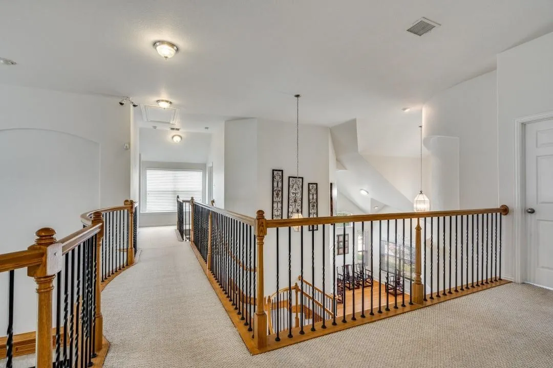 Single Family Residence For Sale in Dallas County , 10327 Offshore Drive, Irving, Texas 75063, 6 Bedroom, 5 Bathroom, 2 Garage spaces, 3,863 Sqft, built in 2005, Price $829,999, mls#21254119, Real Estate Agent in Irving, Homes For Sale in Dallas county, Homes For Sale in Irving, Realtor in Irving Texas, Real Estate Brokerage Independent Realty Texas, Luminita Cordes Realtor