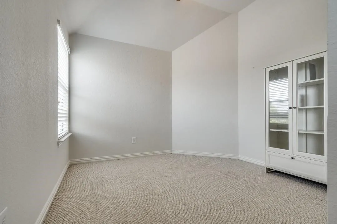 Single Family Residence For Sale in Dallas County , 10327 Offshore Drive, Irving, Texas 75063, 6 Bedroom, 5 Bathroom, 2 Garage spaces, 3,863 Sqft, built in 2005, Price $829,999, mls#21254119, Real Estate Agent in Irving, Homes For Sale in Dallas county, Homes For Sale in Irving, Realtor in Irving Texas, Real Estate Brokerage Independent Realty Texas, Luminita Cordes Realtor