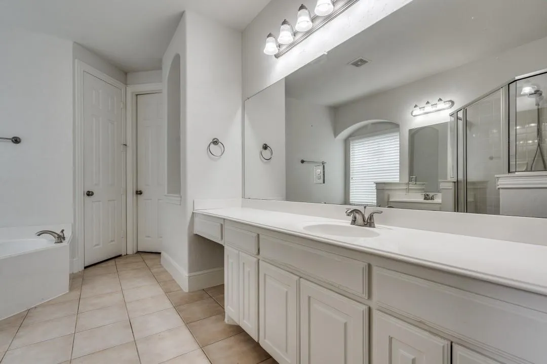 Single Family Residence For Sale in Dallas County , 10327 Offshore Drive, Irving, Texas 75063, 6 Bedroom, 5 Bathroom, 2 Garage spaces, 3,863 Sqft, built in 2005, Price $829,999, mls#21254119, Real Estate Agent in Irving, Homes For Sale in Dallas county, Homes For Sale in Irving, Realtor in Irving Texas, Real Estate Brokerage Independent Realty Texas, Luminita Cordes Realtor