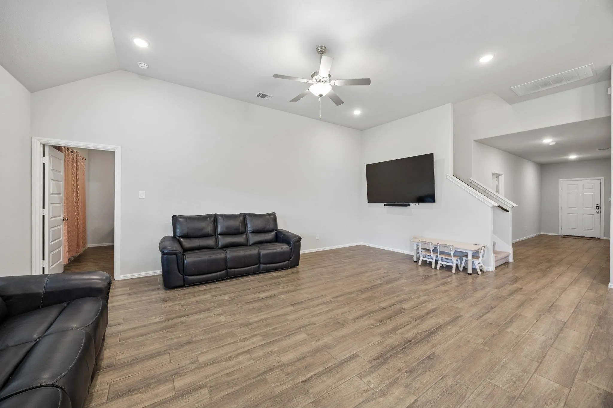 Single Family Residence For Sale in Denton County , 13036 Mizell Lane, Providence Village, Texas 76227, 5 Bedroom, 3 Bathroom, 2 Garage spaces, 2,407 Sqft, built in 2022, mls#21264430, Real Estate Agent in Providence Village, Homes For Sale in Denton county, Homes For Sale in Providence Village, Realtor in Providence Village Texas, Real Estate Brokerage Independent Realty Texas, Luminita Cordes Realtor
