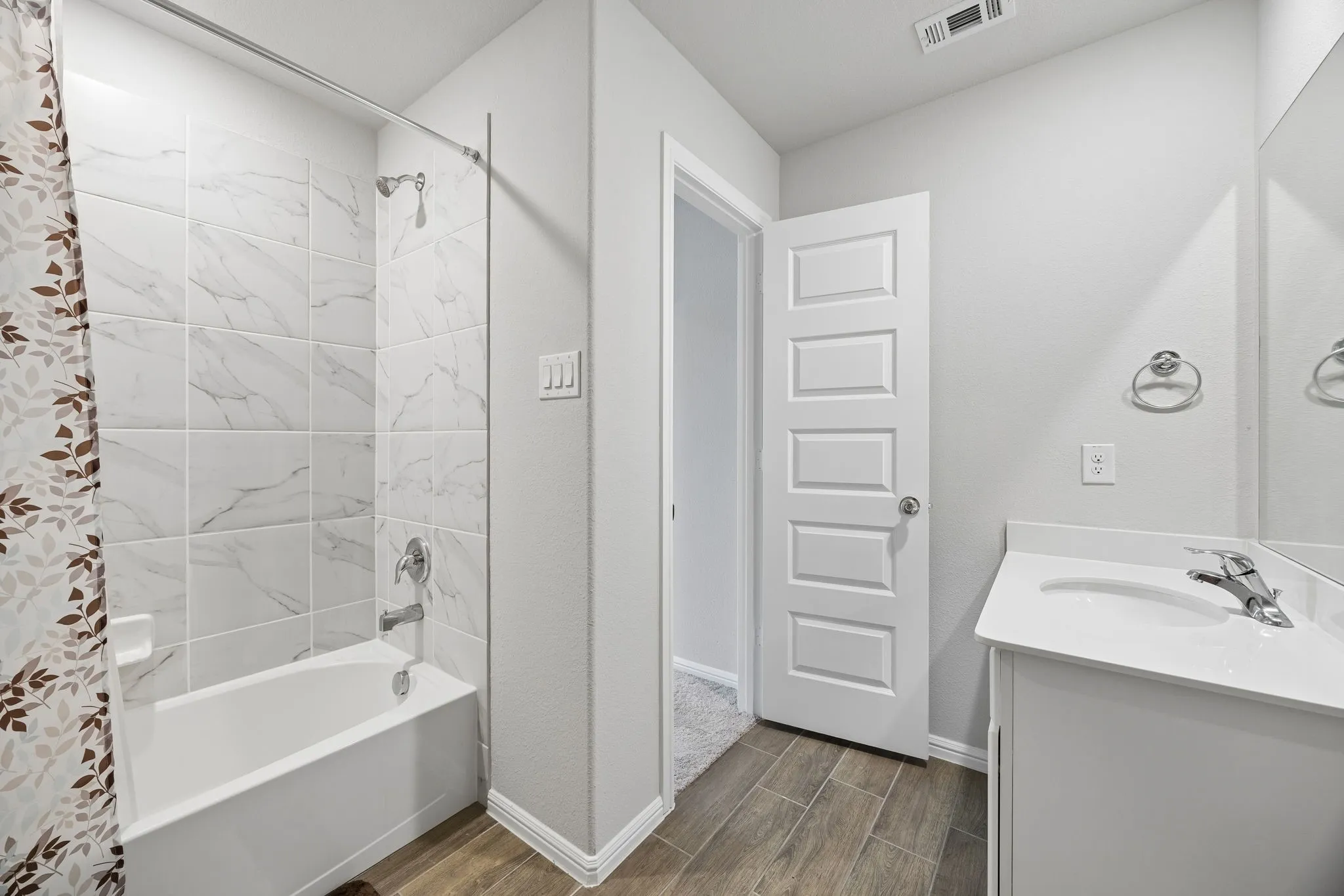 Single Family Residence For Sale in Denton County , 13036 Mizell Lane, Providence Village, Texas 76227, 5 Bedroom, 3 Bathroom, 2 Garage spaces, 2,407 Sqft, built in 2022, mls#21264430, Real Estate Agent in Providence Village, Homes For Sale in Denton county, Homes For Sale in Providence Village, Realtor in Providence Village Texas, Real Estate Brokerage Independent Realty Texas, Luminita Cordes Realtor