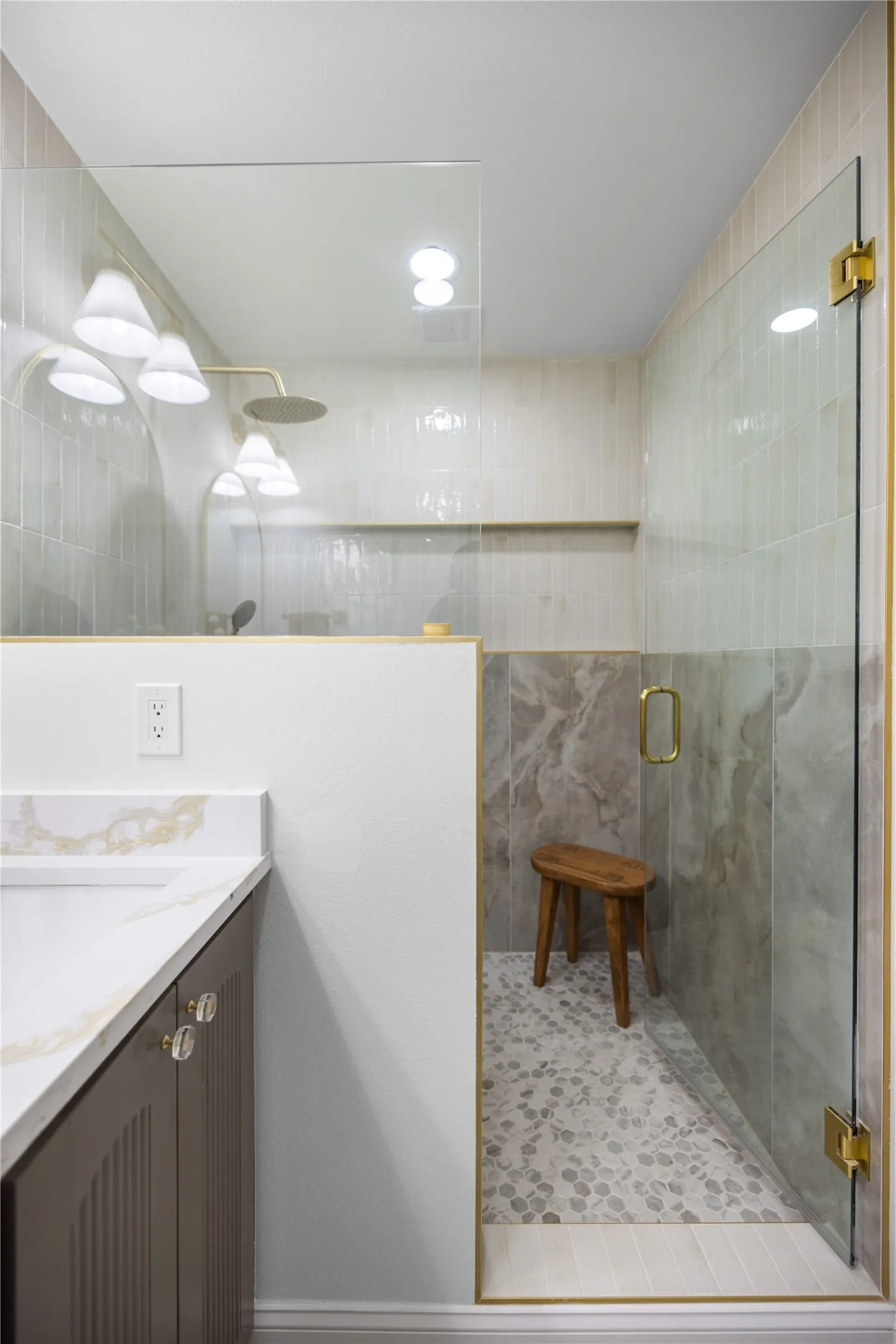 Single Family Residence For Sale in Dallas County , 7881 La Cabeza Drive, Dallas, Texas 75248, 4 Bedroom, 2 Bathroom, 2 Garage spaces, 2,123 Sqft, built in 1968, mls#21262786, Real Estate Agent in Dallas, Homes For Sale in Dallas county, Homes For Sale in Dallas, Realtor in Dallas Texas, Real Estate Brokerage Independent Realty Texas, Luminita Cordes Realtor