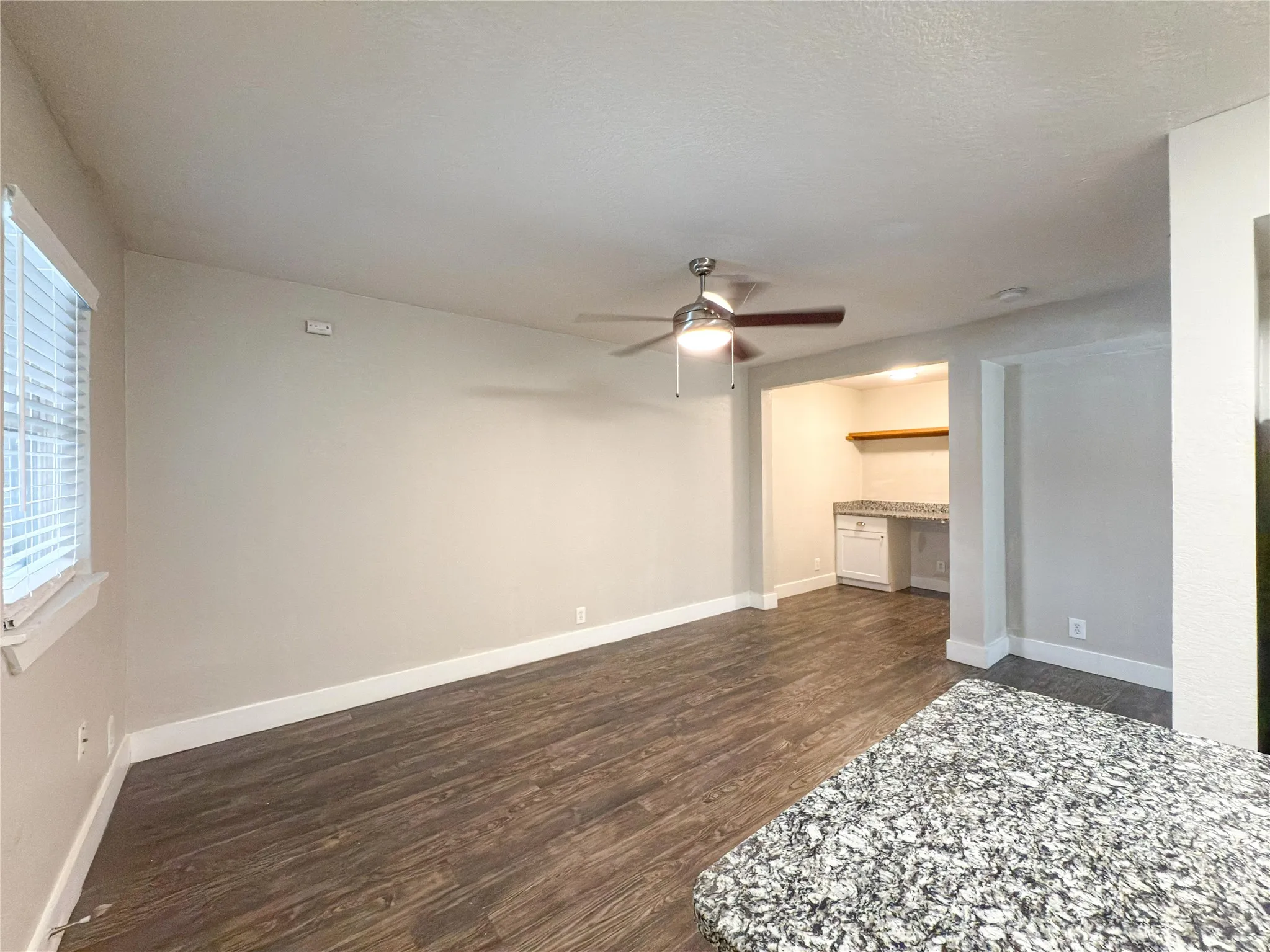 Apartment For Rent in Tarrant County , 5928 Fletcher Avenue 16, Fort Worth, Texas 76107, 1 Bedroom, 1 Bathroom, Garage spaces, 588 Sqft, built in 1965, mls#21264656, Real Estate Agent in Fort Worth, Homes For Rent in Tarrant county, Homes For Rent in Fort Worth, Realtor in Fort Worth Texas, Real Estate Brokerage Independent Realty Texas, Luminita Cordes Realtor