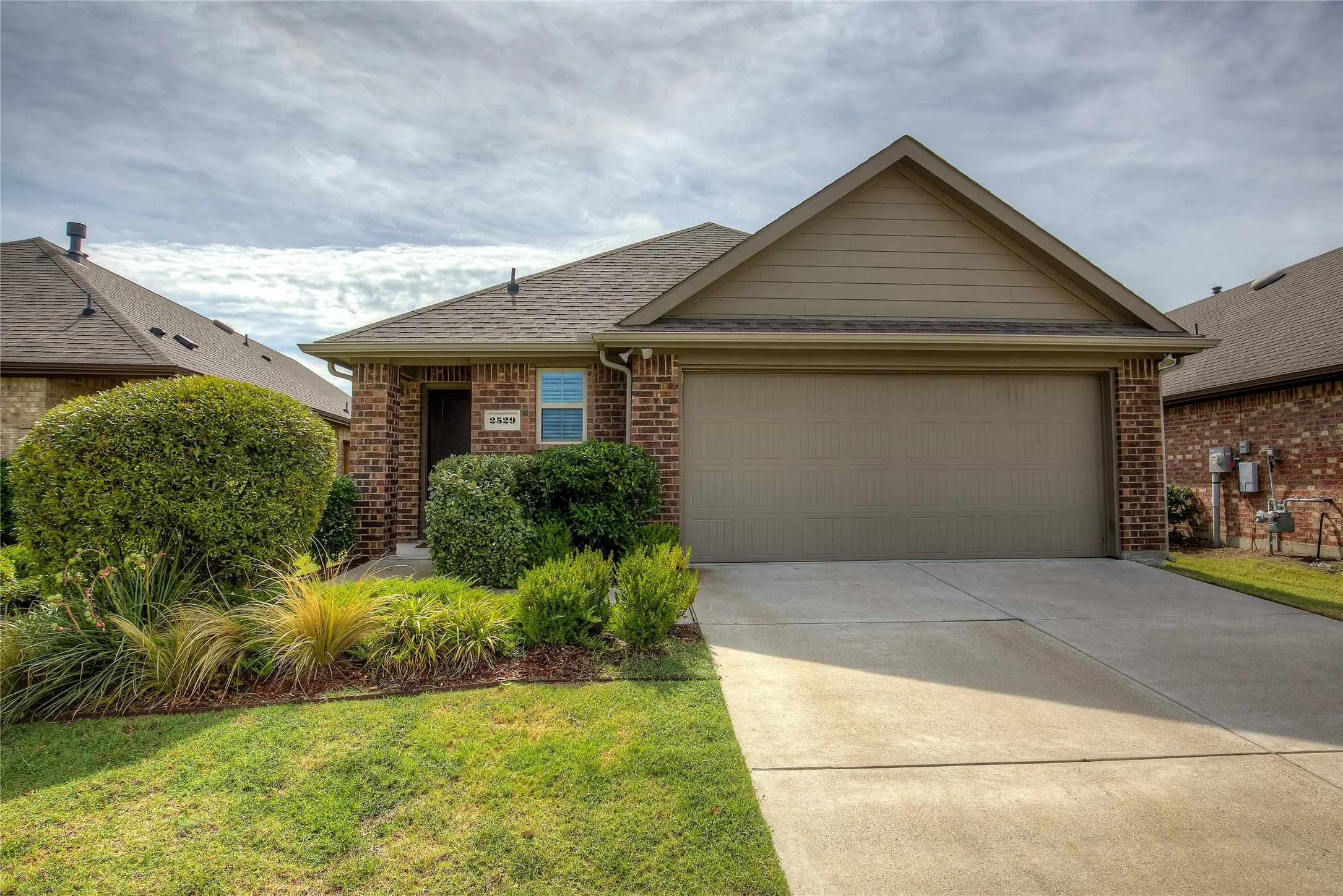 Single Family Residence For Sale in Kaufman County , 2529 Pettus Drive, Forney, Texas 75126, 3 Bedroom, 2 Bathroom, 2 Garage spaces, 1,510 Sqft, built in 2020, mls#21263758, Real Estate Agent in Forney, Homes For Sale in Kaufman county, Homes For Sale in Forney, Realtor in Forney Texas, Real Estate Brokerage Independent Realty Texas, Luminita Cordes Realtor
