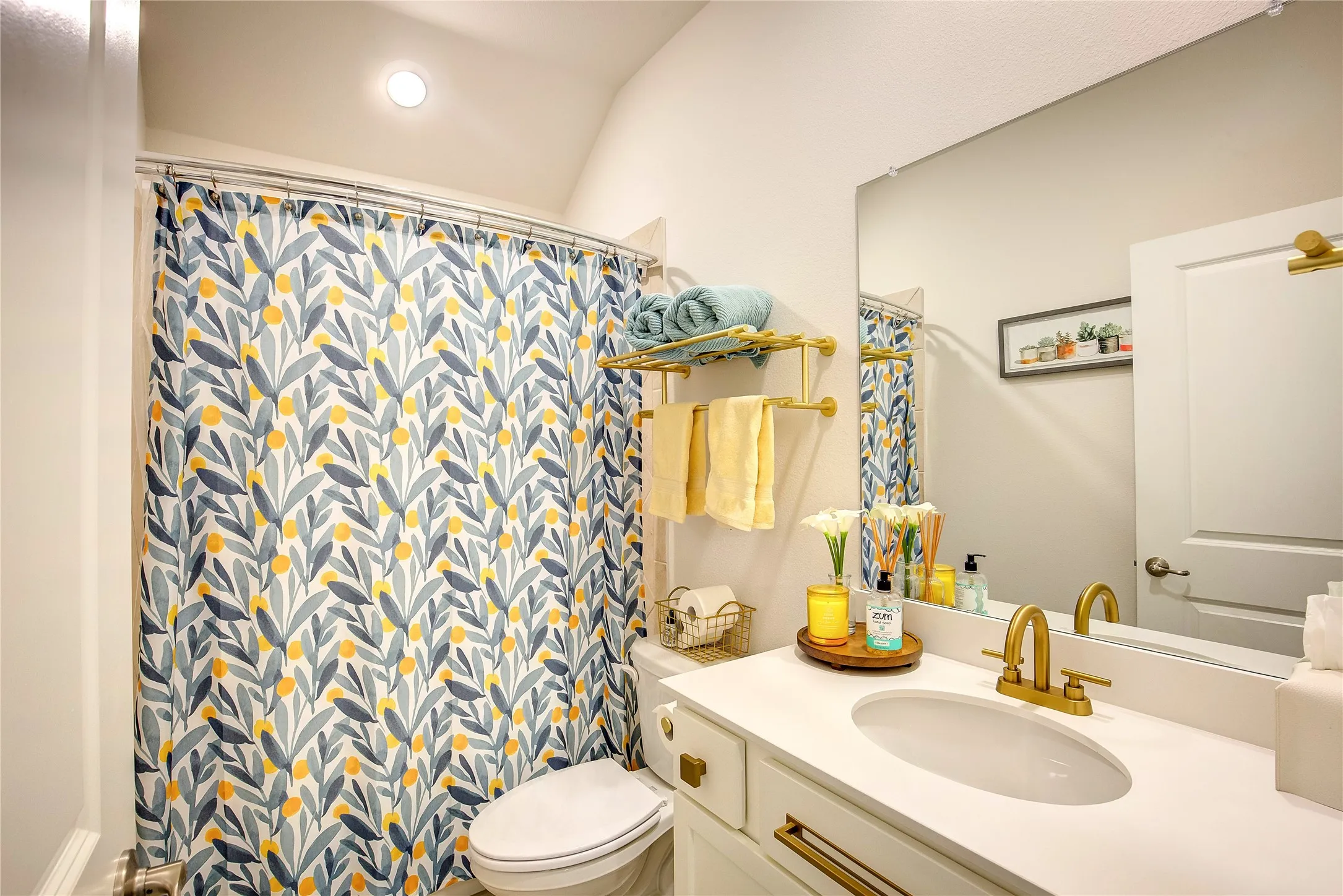 Single Family Residence For Sale in Kaufman County , 2529 Pettus Drive, Forney, Texas 75126, 3 Bedroom, 2 Bathroom, 2 Garage spaces, 1,510 Sqft, built in 2020, mls#21263758, Real Estate Agent in Forney, Homes For Sale in Kaufman county, Homes For Sale in Forney, Realtor in Forney Texas, Real Estate Brokerage Independent Realty Texas, Luminita Cordes Realtor