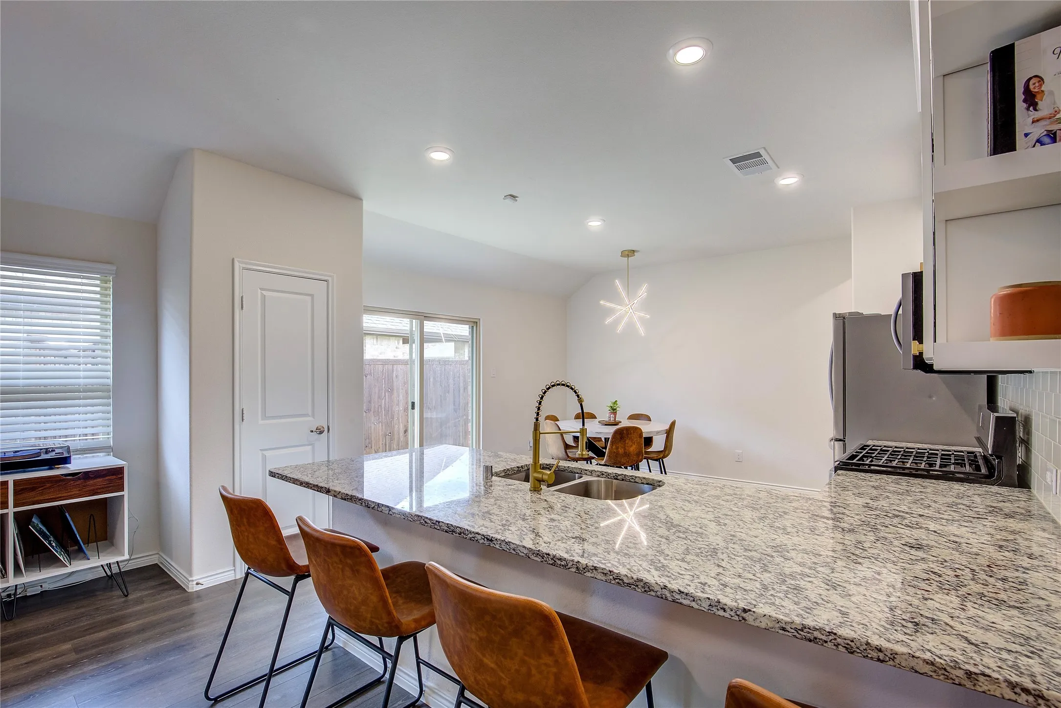Single Family Residence For Sale in Kaufman County , 2529 Pettus Drive, Forney, Texas 75126, 3 Bedroom, 2 Bathroom, 2 Garage spaces, 1,510 Sqft, built in 2020, mls#21263758, Real Estate Agent in Forney, Homes For Sale in Kaufman county, Homes For Sale in Forney, Realtor in Forney Texas, Real Estate Brokerage Independent Realty Texas, Luminita Cordes Realtor