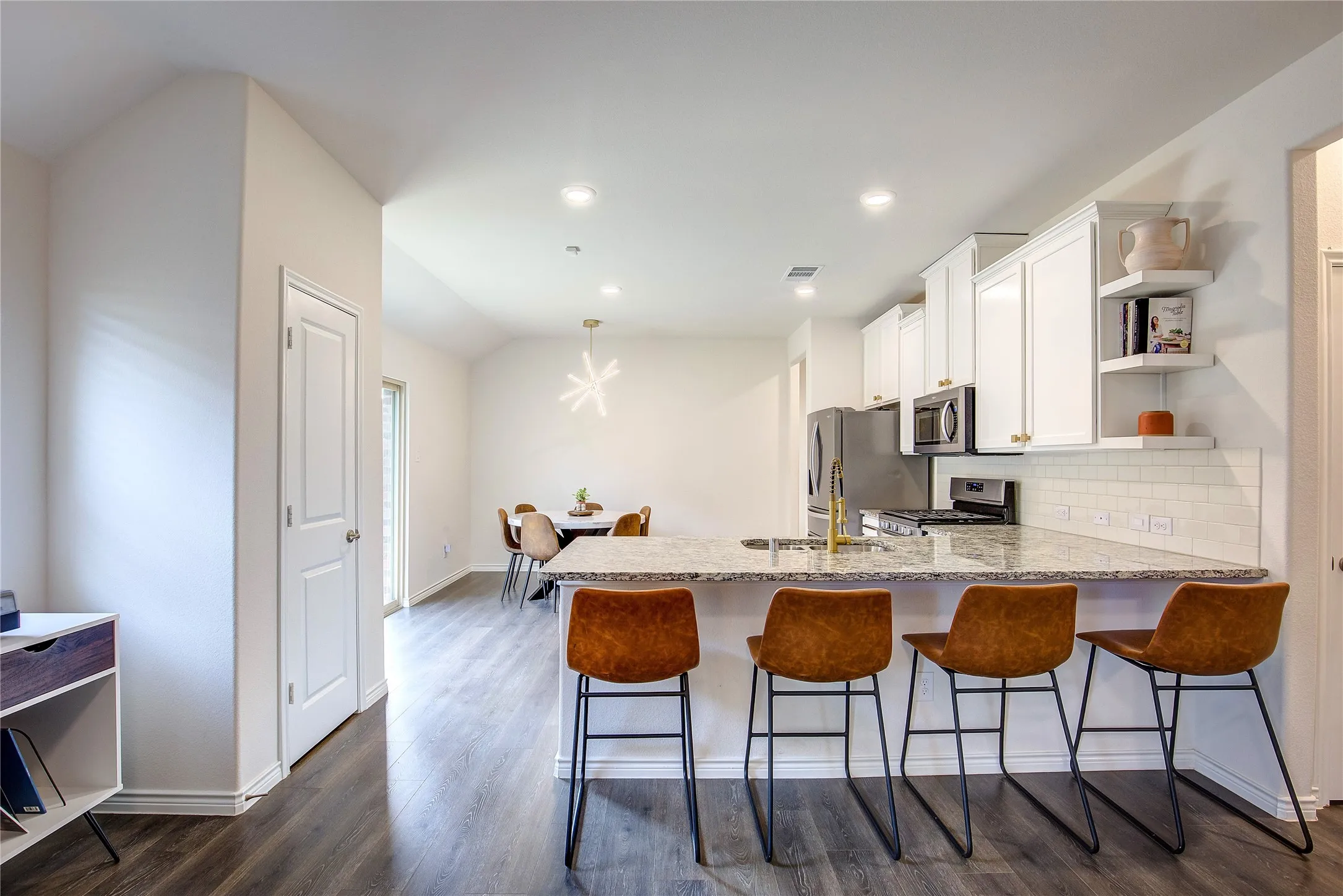 Single Family Residence For Sale in Kaufman County , 2529 Pettus Drive, Forney, Texas 75126, 3 Bedroom, 2 Bathroom, 2 Garage spaces, 1,510 Sqft, built in 2020, mls#21263758, Real Estate Agent in Forney, Homes For Sale in Kaufman county, Homes For Sale in Forney, Realtor in Forney Texas, Real Estate Brokerage Independent Realty Texas, Luminita Cordes Realtor