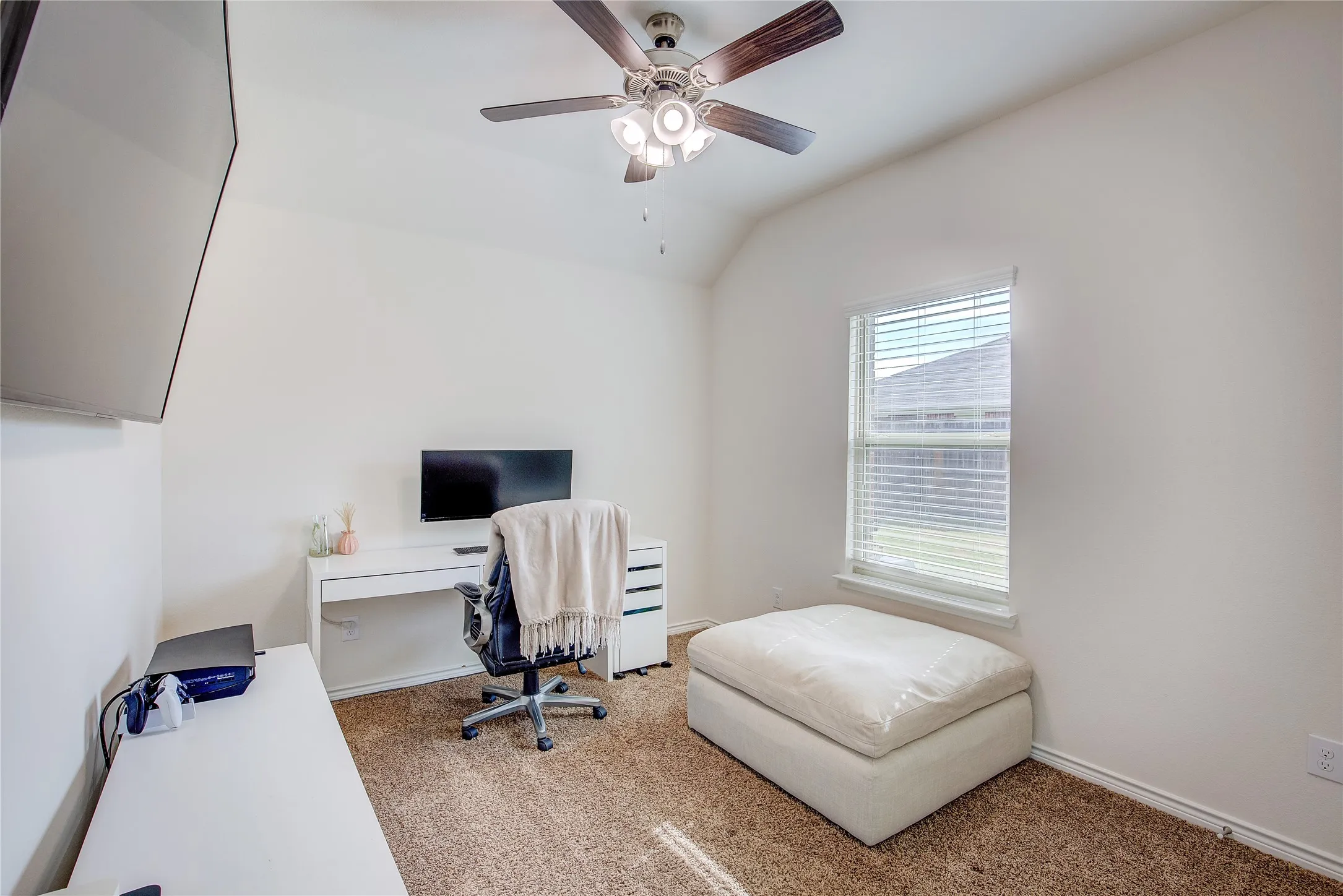 Single Family Residence For Sale in Kaufman County , 2529 Pettus Drive, Forney, Texas 75126, 3 Bedroom, 2 Bathroom, 2 Garage spaces, 1,510 Sqft, built in 2020, mls#21263758, Real Estate Agent in Forney, Homes For Sale in Kaufman county, Homes For Sale in Forney, Realtor in Forney Texas, Real Estate Brokerage Independent Realty Texas, Luminita Cordes Realtor