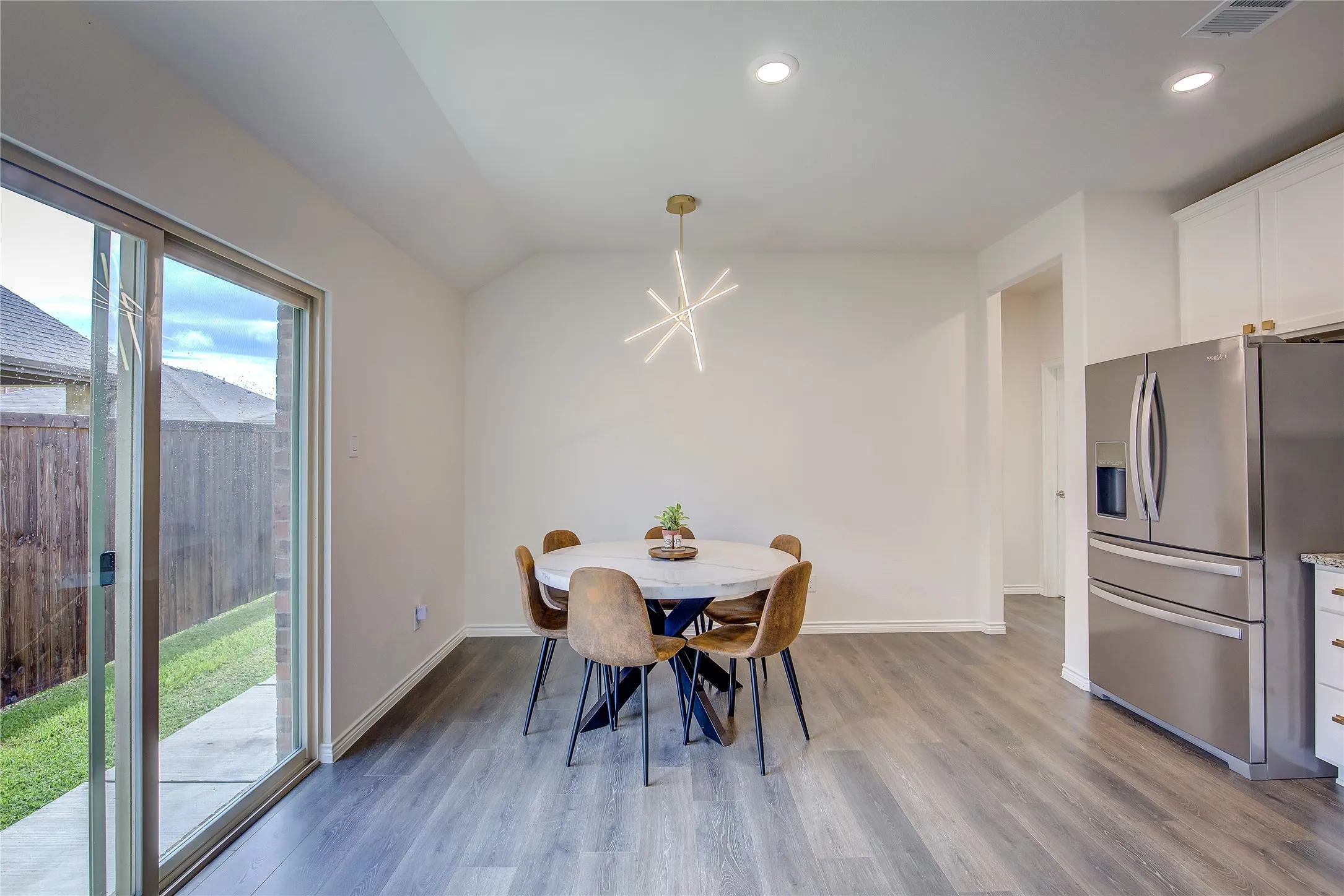 Single Family Residence For Sale in Kaufman County , 2529 Pettus Drive, Forney, Texas 75126, 3 Bedroom, 2 Bathroom, 2 Garage spaces, 1,510 Sqft, built in 2020, mls#21263758, Real Estate Agent in Forney, Homes For Sale in Kaufman county, Homes For Sale in Forney, Realtor in Forney Texas, Real Estate Brokerage Independent Realty Texas, Luminita Cordes Realtor