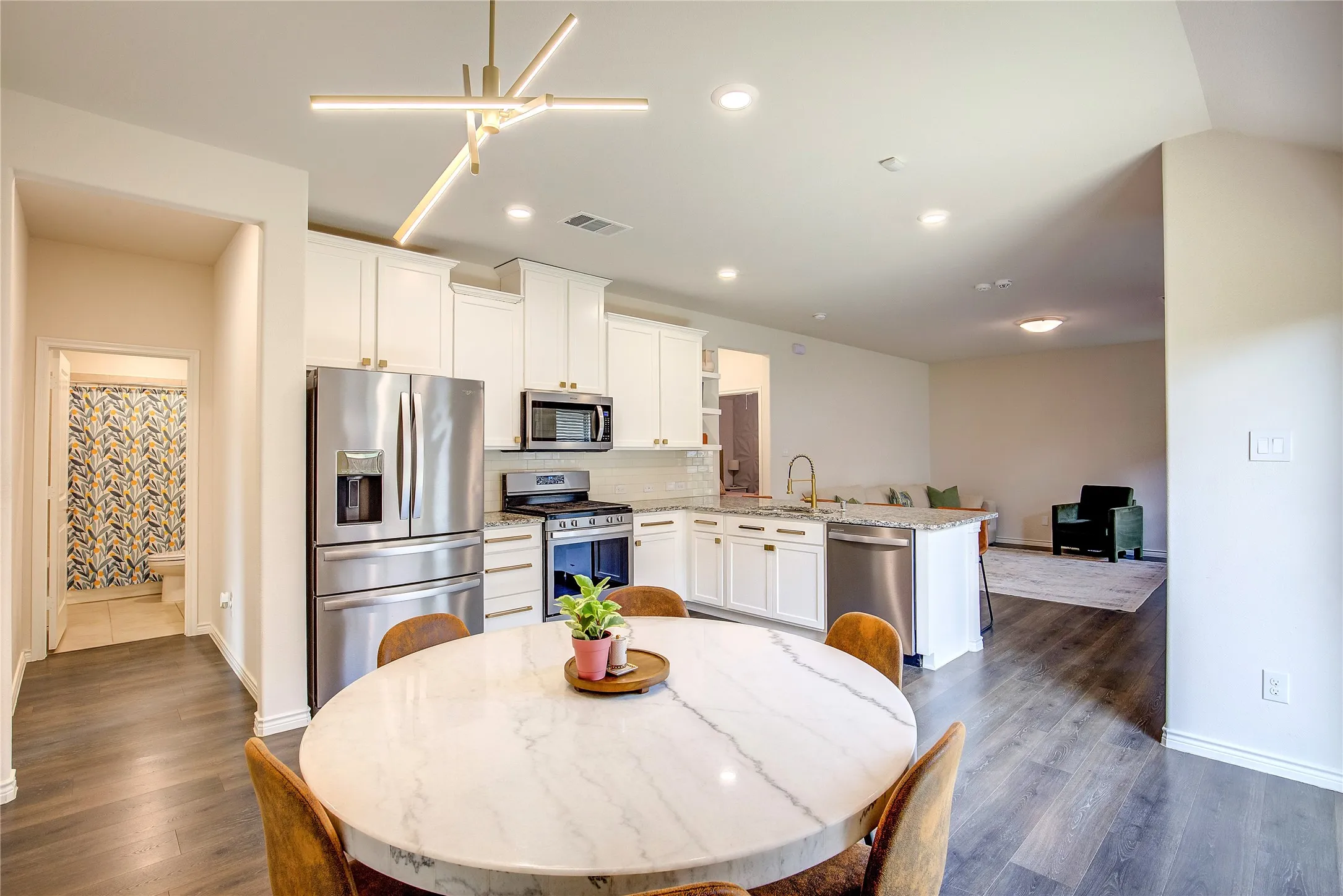 Single Family Residence For Sale in Kaufman County , 2529 Pettus Drive, Forney, Texas 75126, 3 Bedroom, 2 Bathroom, 2 Garage spaces, 1,510 Sqft, built in 2020, mls#21263758, Real Estate Agent in Forney, Homes For Sale in Kaufman county, Homes For Sale in Forney, Realtor in Forney Texas, Real Estate Brokerage Independent Realty Texas, Luminita Cordes Realtor
