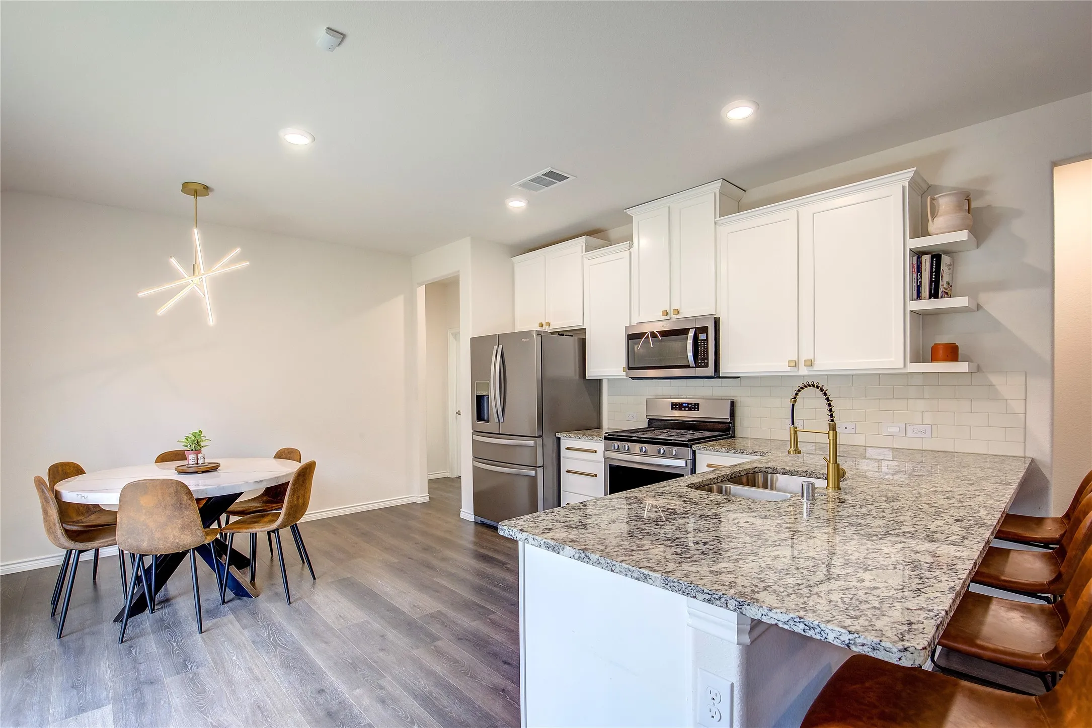 Single Family Residence For Sale in Kaufman County , 2529 Pettus Drive, Forney, Texas 75126, 3 Bedroom, 2 Bathroom, 2 Garage spaces, 1,510 Sqft, built in 2020, mls#21263758, Real Estate Agent in Forney, Homes For Sale in Kaufman county, Homes For Sale in Forney, Realtor in Forney Texas, Real Estate Brokerage Independent Realty Texas, Luminita Cordes Realtor