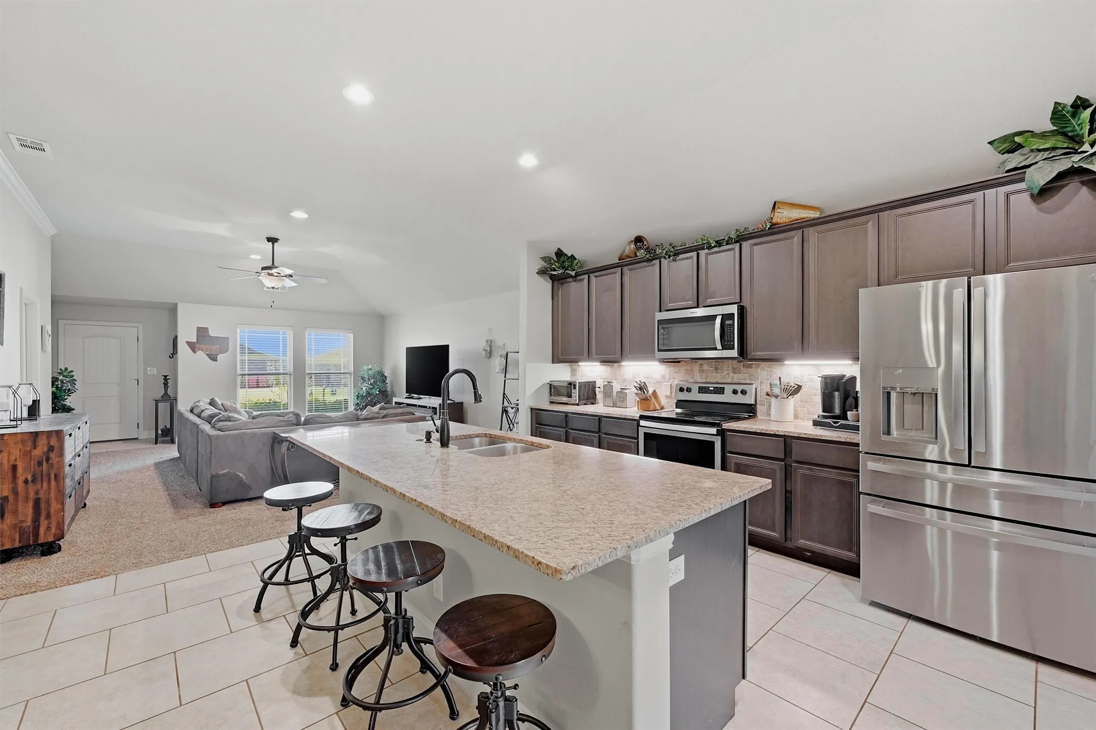 Single Family Residence For Sale in Grayson County , 2214 Southridge Lane, Sherman, Texas 75092, 3 Bedroom, 2 Bathroom, 2 Garage spaces, 1,756 Sqft, built in 2018, mls#21263982, Real Estate Agent in Sherman, Homes For Sale in Grayson county, Homes For Sale in Sherman, Realtor in Sherman Texas, Real Estate Brokerage Independent Realty Texas, Luminita Cordes Realtor
