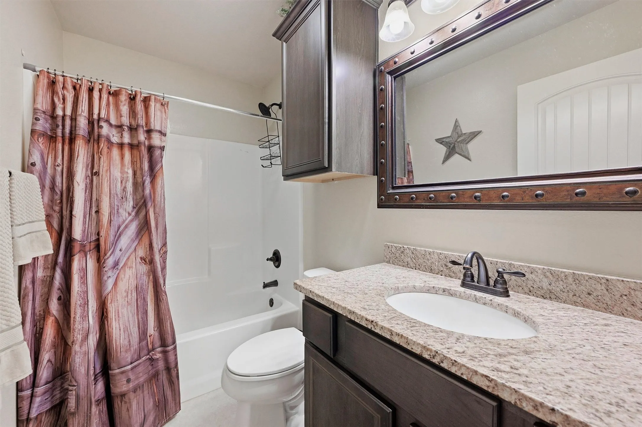 Single Family Residence For Sale in Grayson County , 2214 Southridge Lane, Sherman, Texas 75092, 3 Bedroom, 2 Bathroom, 2 Garage spaces, 1,756 Sqft, built in 2018, mls#21263982, Real Estate Agent in Sherman, Homes For Sale in Grayson county, Homes For Sale in Sherman, Realtor in Sherman Texas, Real Estate Brokerage Independent Realty Texas, Luminita Cordes Realtor