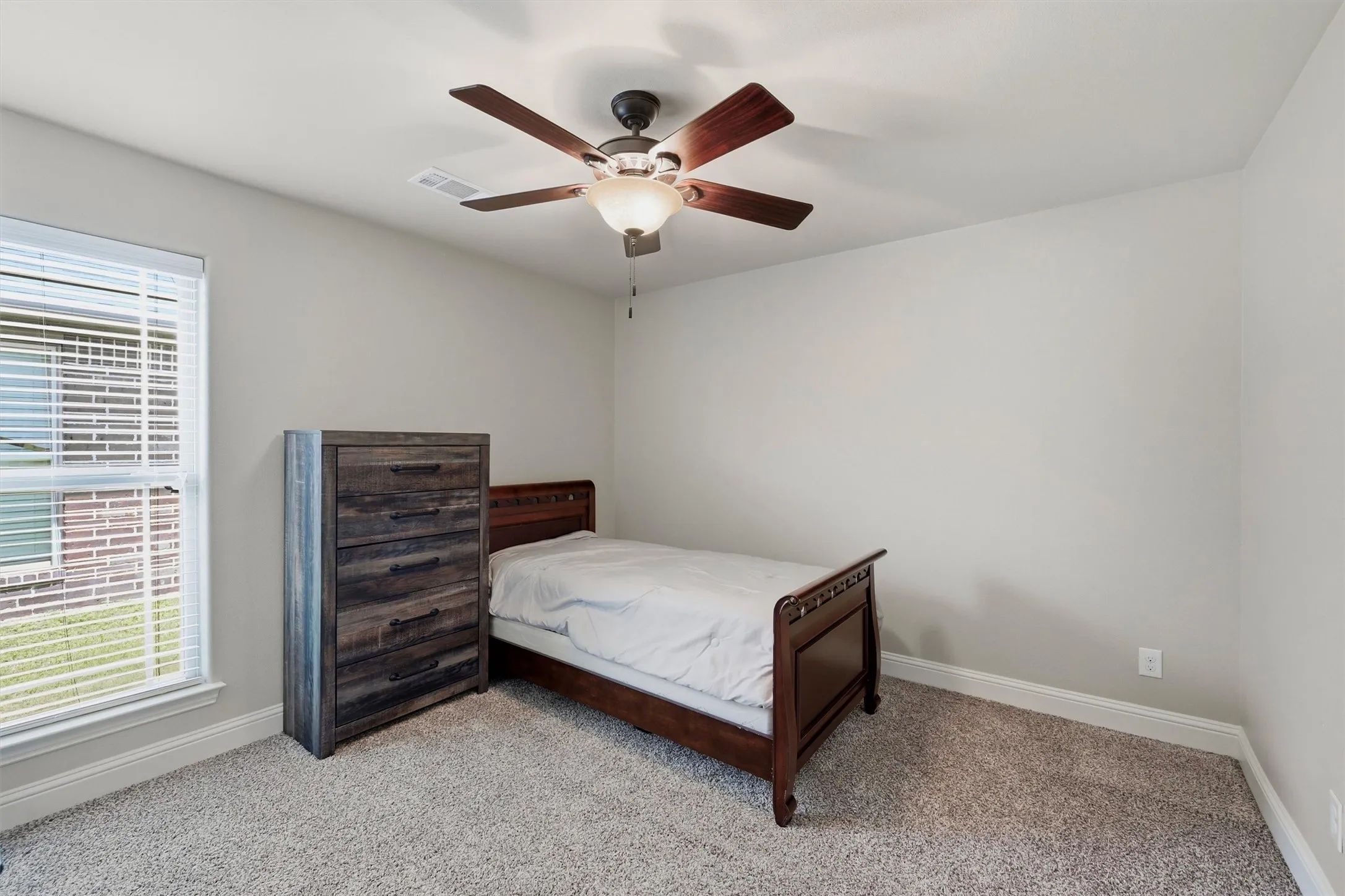Single Family Residence For Sale in Grayson County , 2214 Southridge Lane, Sherman, Texas 75092, 3 Bedroom, 2 Bathroom, 2 Garage spaces, 1,756 Sqft, built in 2018, mls#21263982, Real Estate Agent in Sherman, Homes For Sale in Grayson county, Homes For Sale in Sherman, Realtor in Sherman Texas, Real Estate Brokerage Independent Realty Texas, Luminita Cordes Realtor