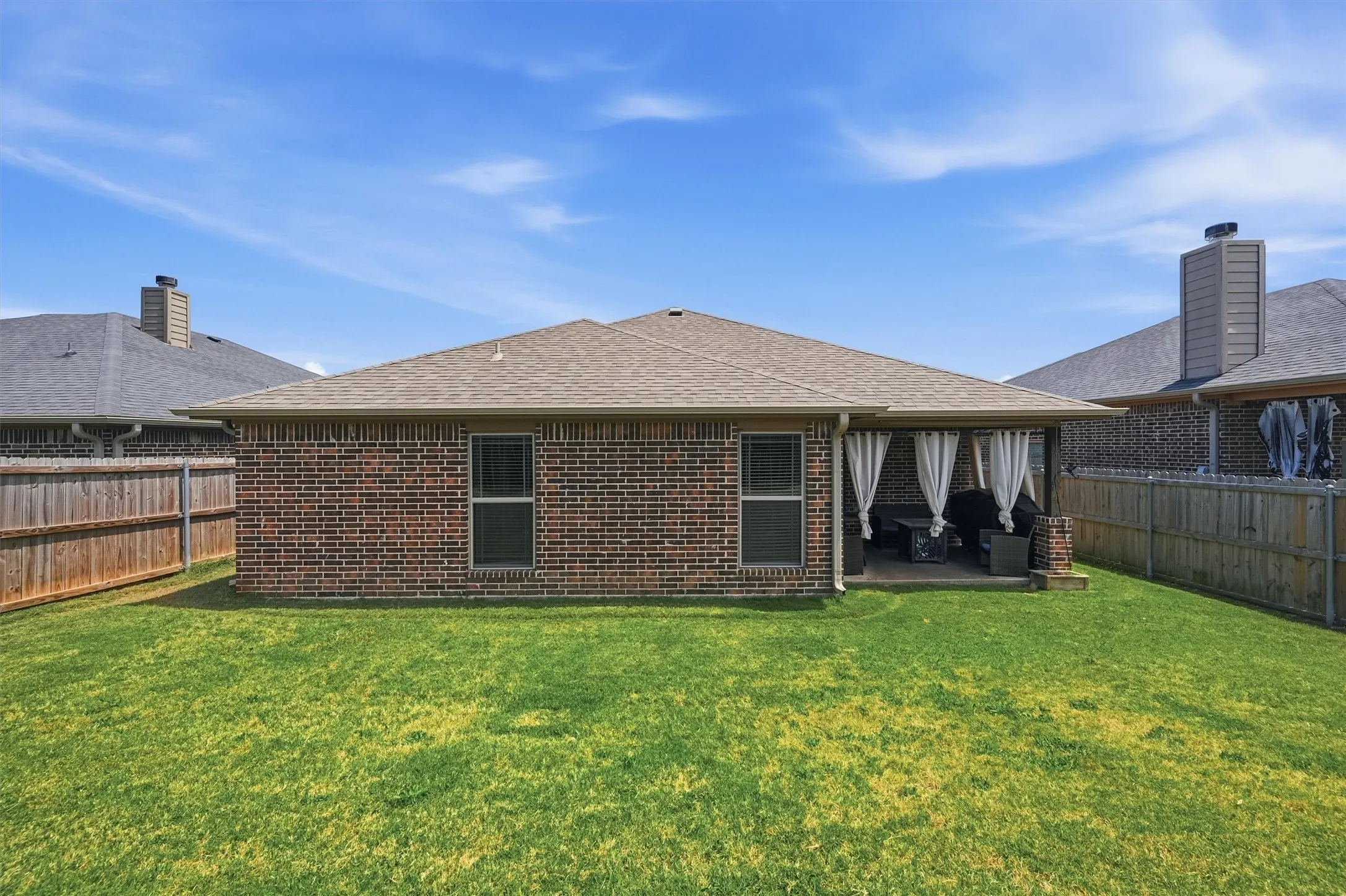 Single Family Residence For Sale in Grayson County , 2214 Southridge Lane, Sherman, Texas 75092, 3 Bedroom, 2 Bathroom, 2 Garage spaces, 1,756 Sqft, built in 2018, mls#21263982, Real Estate Agent in Sherman, Homes For Sale in Grayson county, Homes For Sale in Sherman, Realtor in Sherman Texas, Real Estate Brokerage Independent Realty Texas, Luminita Cordes Realtor