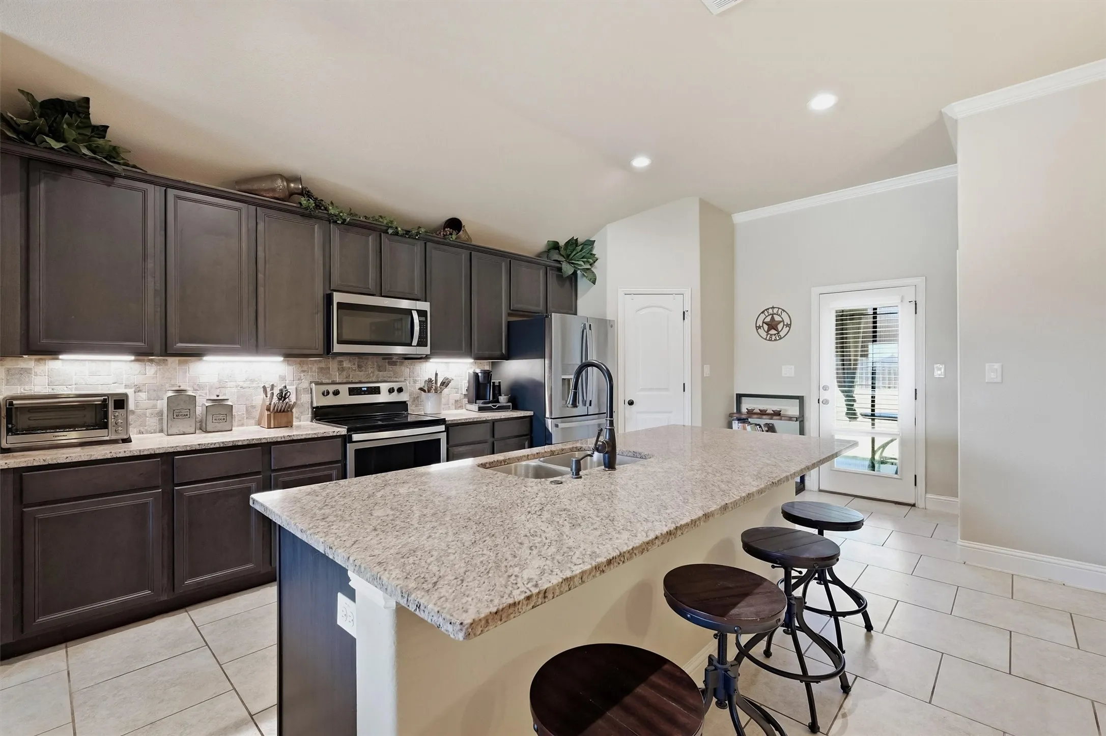 Single Family Residence For Sale in Grayson County , 2214 Southridge Lane, Sherman, Texas 75092, 3 Bedroom, 2 Bathroom, 2 Garage spaces, 1,756 Sqft, built in 2018, mls#21263982, Real Estate Agent in Sherman, Homes For Sale in Grayson county, Homes For Sale in Sherman, Realtor in Sherman Texas, Real Estate Brokerage Independent Realty Texas, Luminita Cordes Realtor