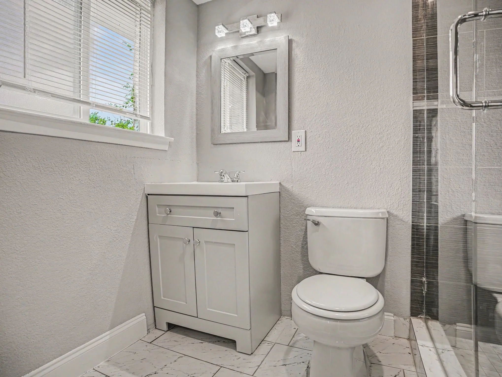 Single Family Residence For Sale in Dallas County , 1434 Oakbrook Street, Lancaster, Texas 75134, 4 Bedroom, 2 Bathroom, 2 Garage spaces, 1,356 Sqft, built in 1971, mls#21260009, Real Estate Agent in Lancaster, Homes For Sale in Dallas county, Homes For Sale in Lancaster, Realtor in Lancaster Texas, Real Estate Brokerage Independent Realty Texas, Luminita Cordes Realtor