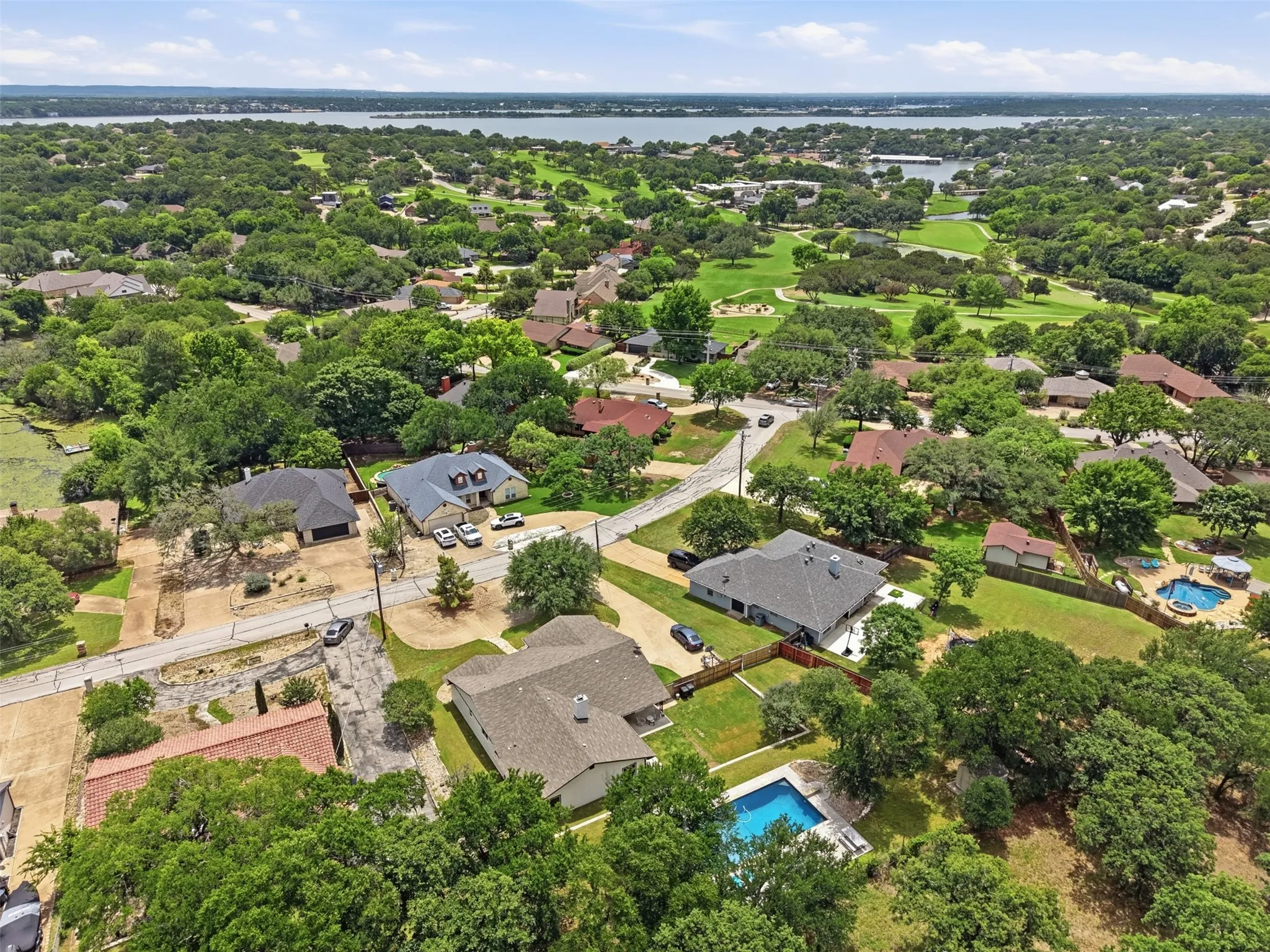 Single Family Residence For Sale in Hood County , 6514 Circo Drive, De Cordova, Texas 76049, 4 Bedroom, 3 Bathroom, 2 Garage spaces, 2,771 Sqft, built in 1976, mls#21264622, Real Estate Agent in De Cordova, Homes For Sale in Hood county, Homes For Sale in De Cordova, Realtor in De Cordova Texas, Real Estate Brokerage Independent Realty Texas, Luminita Cordes Realtor