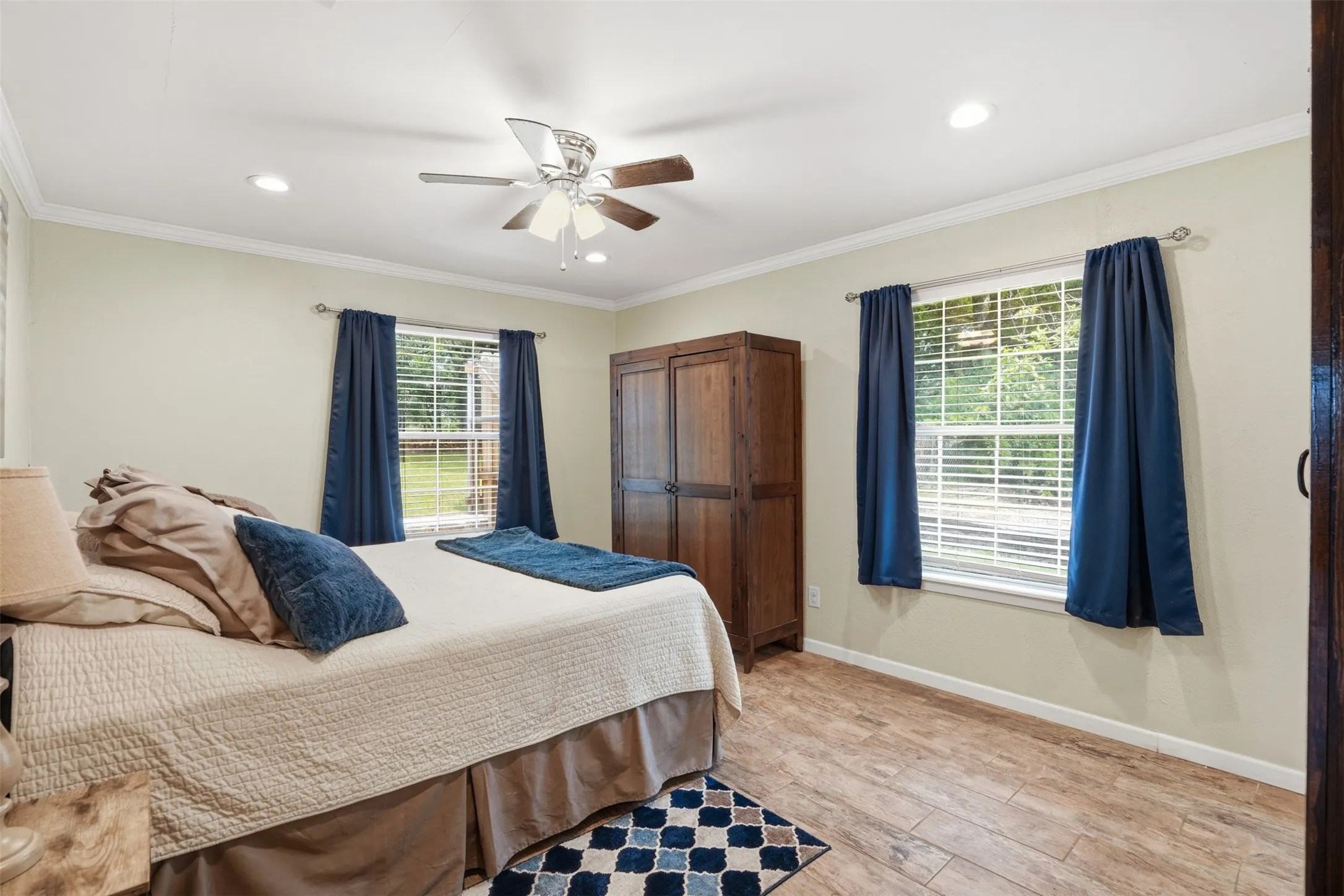Single Family Residence For Sale in Hood County , 6514 Circo Drive, De Cordova, Texas 76049, 4 Bedroom, 3 Bathroom, 2 Garage spaces, 2,771 Sqft, built in 1976, mls#21264622, Real Estate Agent in De Cordova, Homes For Sale in Hood county, Homes For Sale in De Cordova, Realtor in De Cordova Texas, Real Estate Brokerage Independent Realty Texas, Luminita Cordes Realtor