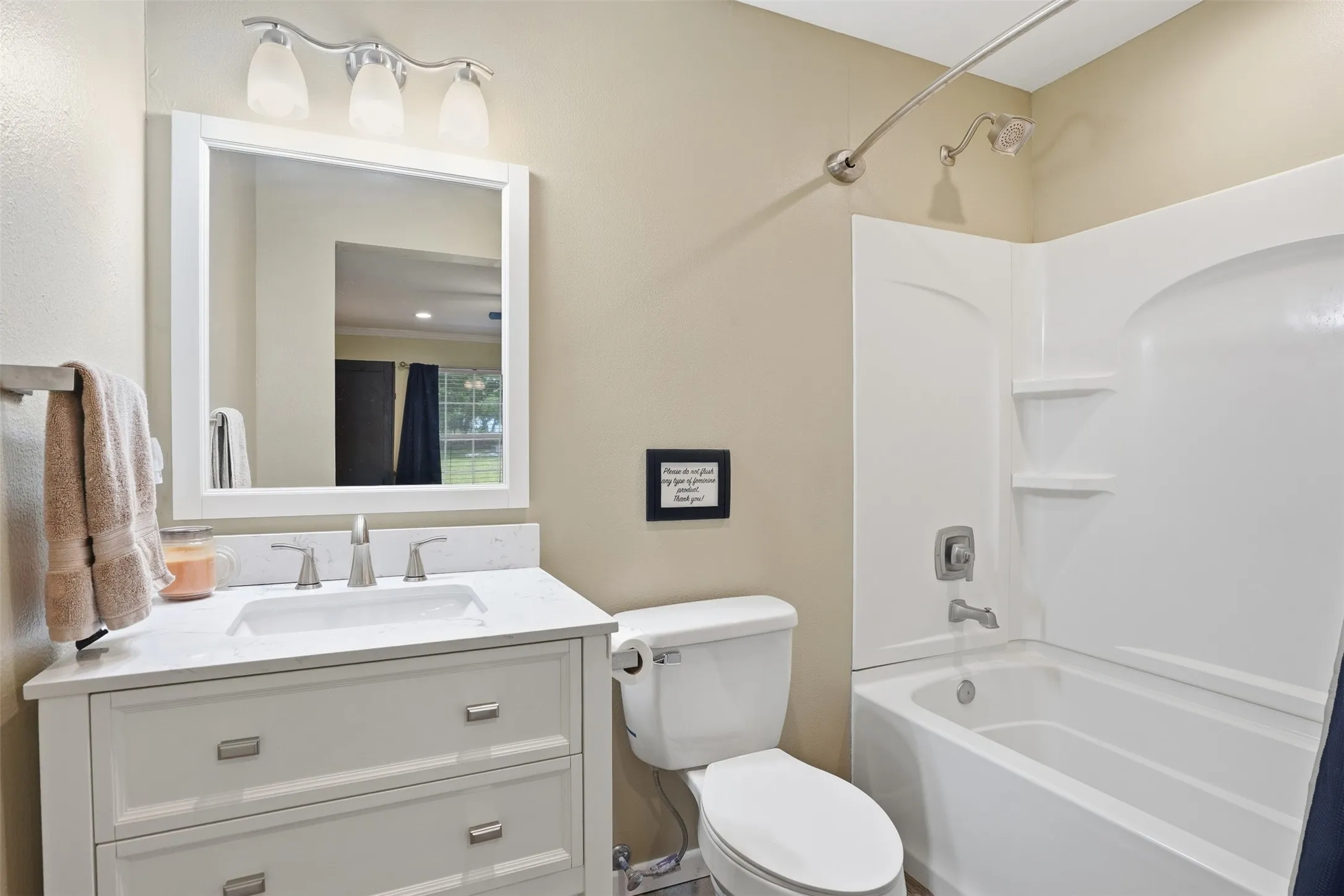 Single Family Residence For Sale in Hood County , 6514 Circo Drive, De Cordova, Texas 76049, 4 Bedroom, 3 Bathroom, 2 Garage spaces, 2,771 Sqft, built in 1976, mls#21264622, Real Estate Agent in De Cordova, Homes For Sale in Hood county, Homes For Sale in De Cordova, Realtor in De Cordova Texas, Real Estate Brokerage Independent Realty Texas, Luminita Cordes Realtor