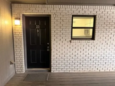 Apartment For Rent in Tarrant County , 5928 Fletcher Avenue 23, Fort Worth, Texas 76107, 1 Bedroom, 1 Bathroom, Garage spaces, 588 Sqft, built in 1965, mls#21264669, Real Estate Agent in Fort Worth, Homes For Rent in Tarrant county, Homes For Rent in Fort Worth, Realtor in Fort Worth Texas, Real Estate Brokerage Independent Realty Texas, Luminita Cordes Realtor