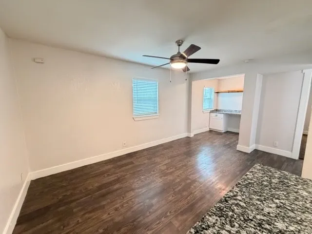Apartment For Rent in Tarrant County , 5928 Fletcher Avenue 23, Fort Worth, Texas 76107, 1 Bedroom, 1 Bathroom, Garage spaces, 588 Sqft, built in 1965, mls#21264669, Real Estate Agent in Fort Worth, Homes For Rent in Tarrant county, Homes For Rent in Fort Worth, Realtor in Fort Worth Texas, Real Estate Brokerage Independent Realty Texas, Luminita Cordes Realtor