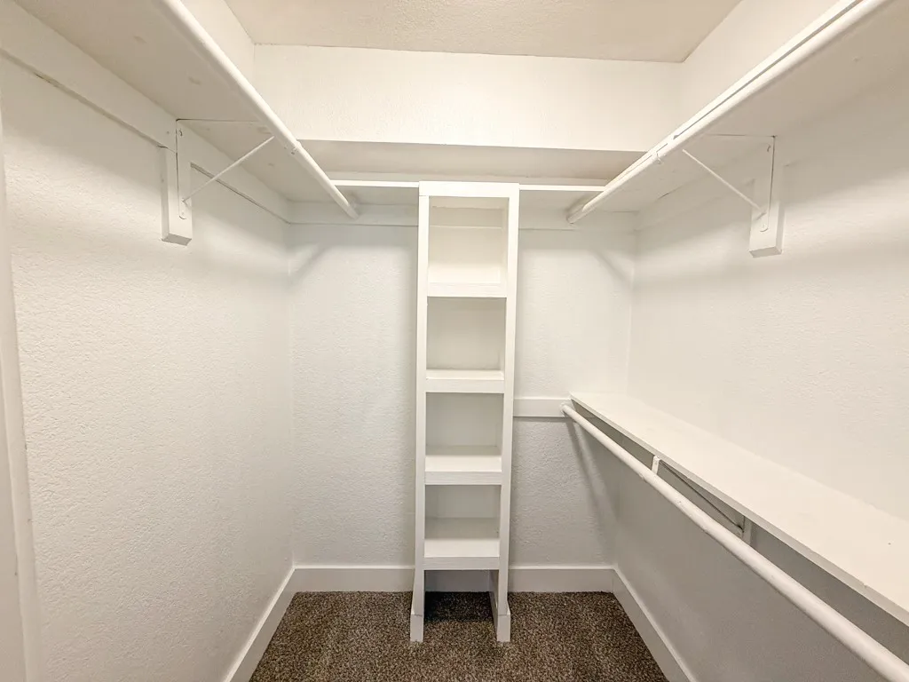 Apartment For Rent in Tarrant County , 5928 Fletcher Avenue 20, Fort Worth, Texas 76107, 1 Bedroom, 1 Bathroom, Garage spaces, 588 Sqft, built in 1965, mls#21264675, Real Estate Agent in Fort Worth, Homes For Rent in Tarrant county, Homes For Rent in Fort Worth, Realtor in Fort Worth Texas, Real Estate Brokerage Independent Realty Texas, Luminita Cordes Realtor