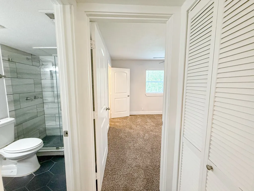 Apartment For Rent in Tarrant County , 5928 Fletcher Avenue 20, Fort Worth, Texas 76107, 1 Bedroom, 1 Bathroom, Garage spaces, 588 Sqft, built in 1965, mls#21264675, Real Estate Agent in Fort Worth, Homes For Rent in Tarrant county, Homes For Rent in Fort Worth, Realtor in Fort Worth Texas, Real Estate Brokerage Independent Realty Texas, Luminita Cordes Realtor
