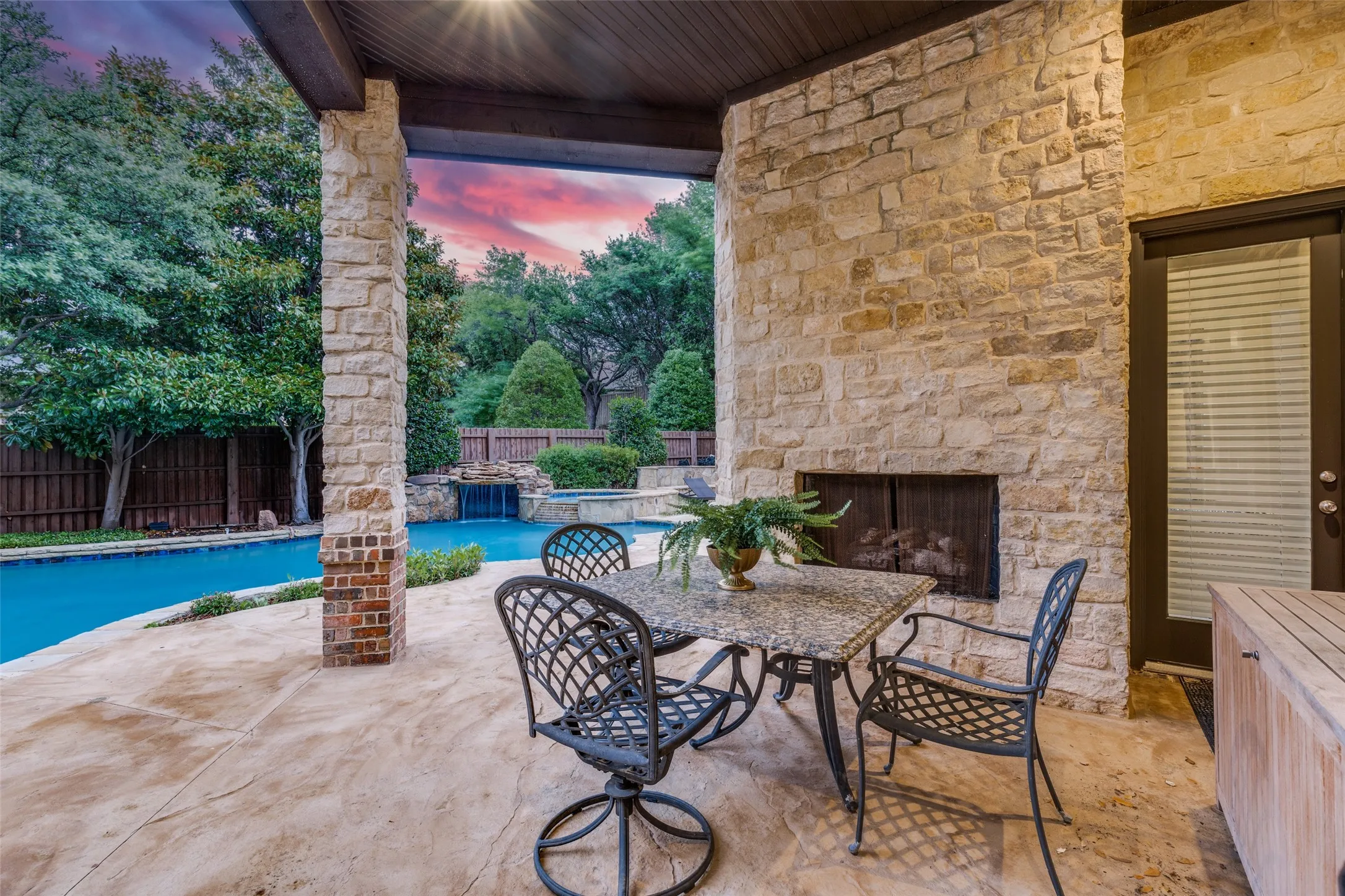 Single Family Residence For Sale in Denton County , 5167 Lorraine Drive, Frisco, Texas 75034, 5 Bedroom, 6 Bathroom, 3 Garage spaces, 6,283 Sqft, built in 2000, mls#21264496, Real Estate Agent in Frisco, Homes For Sale in Denton county, Homes For Sale in Frisco, Realtor in Frisco Texas, Real Estate Brokerage Independent Realty Texas, Luminita Cordes Realtor
