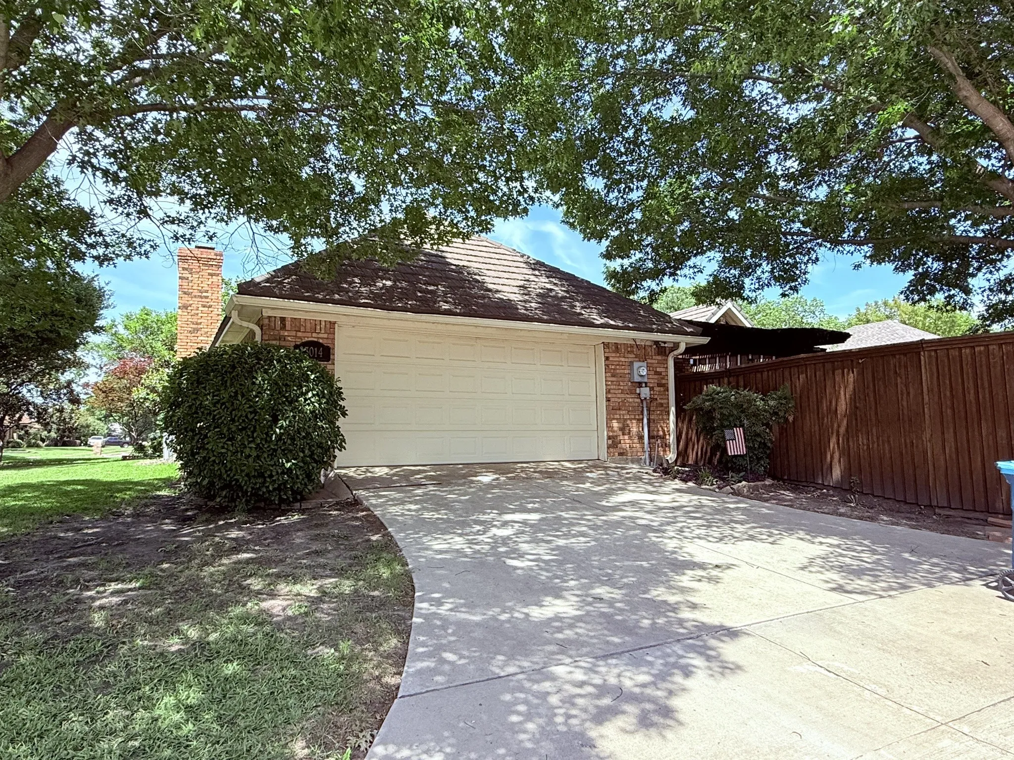 Single Family Residence For Sale in Dallas County , 3014 Pecan Ridge Drive, Rowlett, Texas 75088, 3 Bedroom, 3 Bathroom, 2 Garage spaces, 2,349 Sqft, built in 1985, mls#21264543, Real Estate Agent in Rowlett, Homes For Sale in Dallas county, Homes For Sale in Rowlett, Realtor in Rowlett Texas, Real Estate Brokerage Independent Realty Texas, Luminita Cordes Realtor