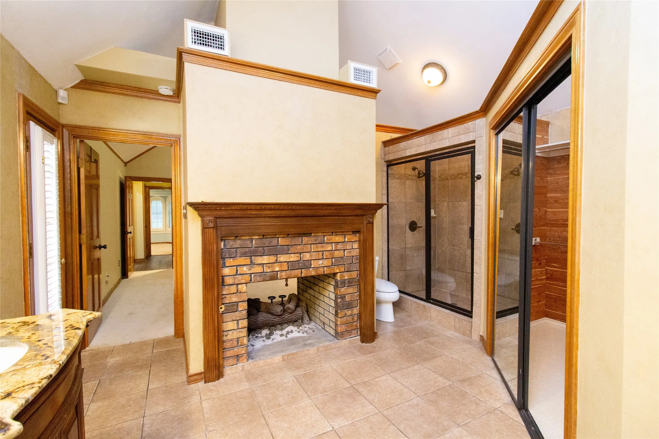 Single Family Residence For Sale in Dallas County , 3014 Pecan Ridge Drive, Rowlett, Texas 75088, 3 Bedroom, 3 Bathroom, 2 Garage spaces, 2,349 Sqft, built in 1985, mls#21264543, Real Estate Agent in Rowlett, Homes For Sale in Dallas county, Homes For Sale in Rowlett, Realtor in Rowlett Texas, Real Estate Brokerage Independent Realty Texas, Luminita Cordes Realtor