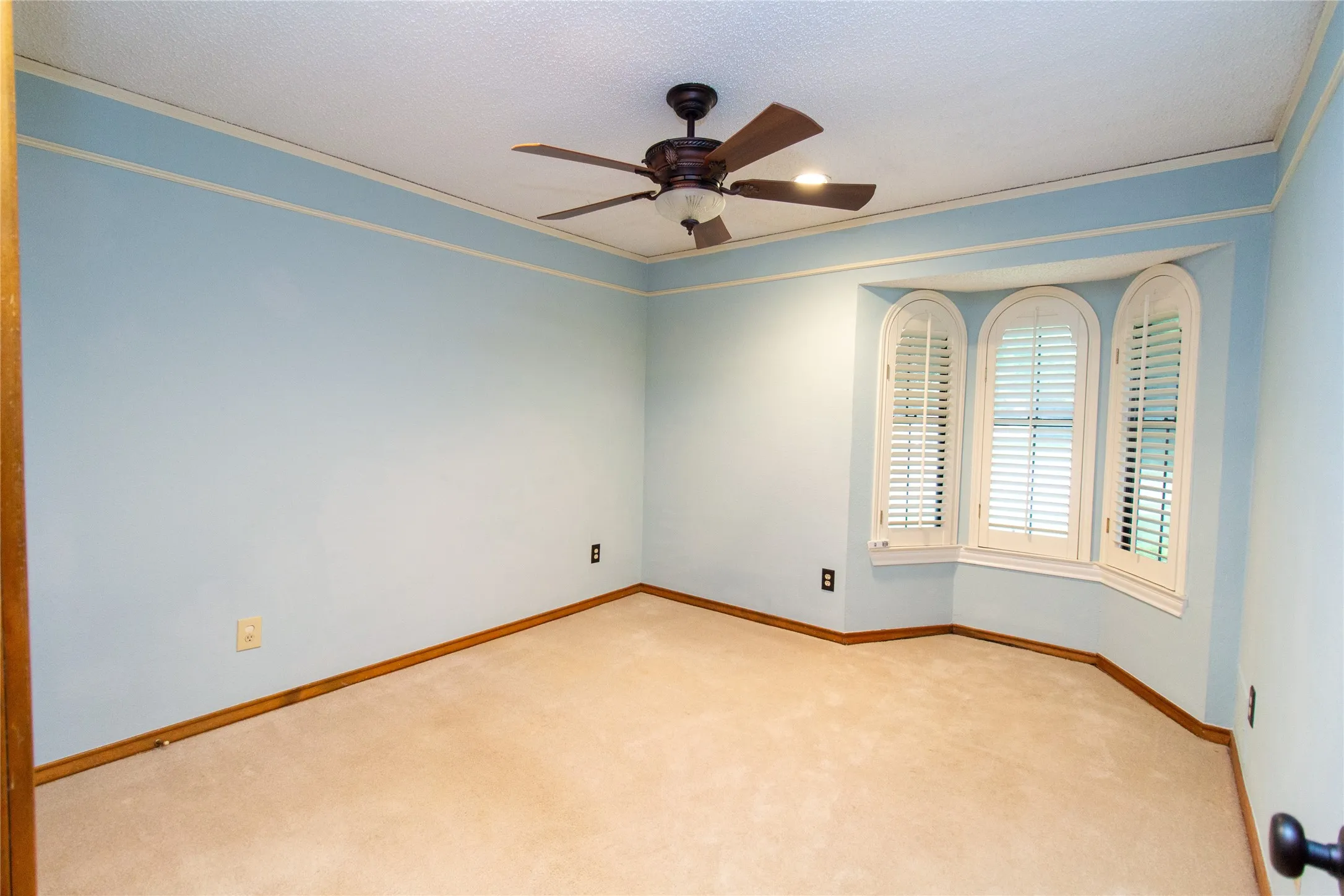 Single Family Residence For Sale in Dallas County , 3014 Pecan Ridge Drive, Rowlett, Texas 75088, 3 Bedroom, 3 Bathroom, 2 Garage spaces, 2,349 Sqft, built in 1985, mls#21264543, Real Estate Agent in Rowlett, Homes For Sale in Dallas county, Homes For Sale in Rowlett, Realtor in Rowlett Texas, Real Estate Brokerage Independent Realty Texas, Luminita Cordes Realtor