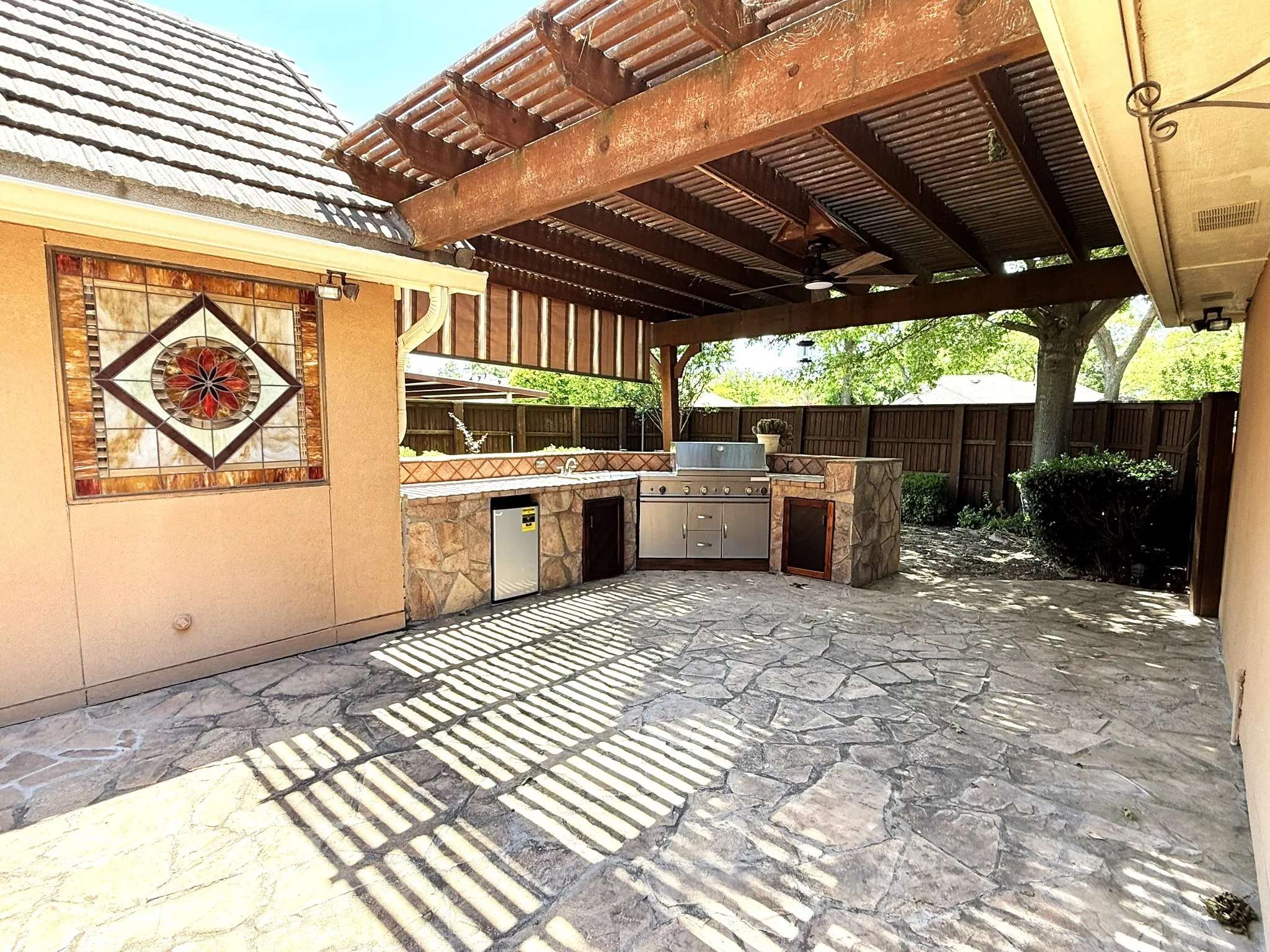 Single Family Residence For Sale in Dallas County , 3014 Pecan Ridge Drive, Rowlett, Texas 75088, 3 Bedroom, 3 Bathroom, 2 Garage spaces, 2,349 Sqft, built in 1985, mls#21264543, Real Estate Agent in Rowlett, Homes For Sale in Dallas county, Homes For Sale in Rowlett, Realtor in Rowlett Texas, Real Estate Brokerage Independent Realty Texas, Luminita Cordes Realtor