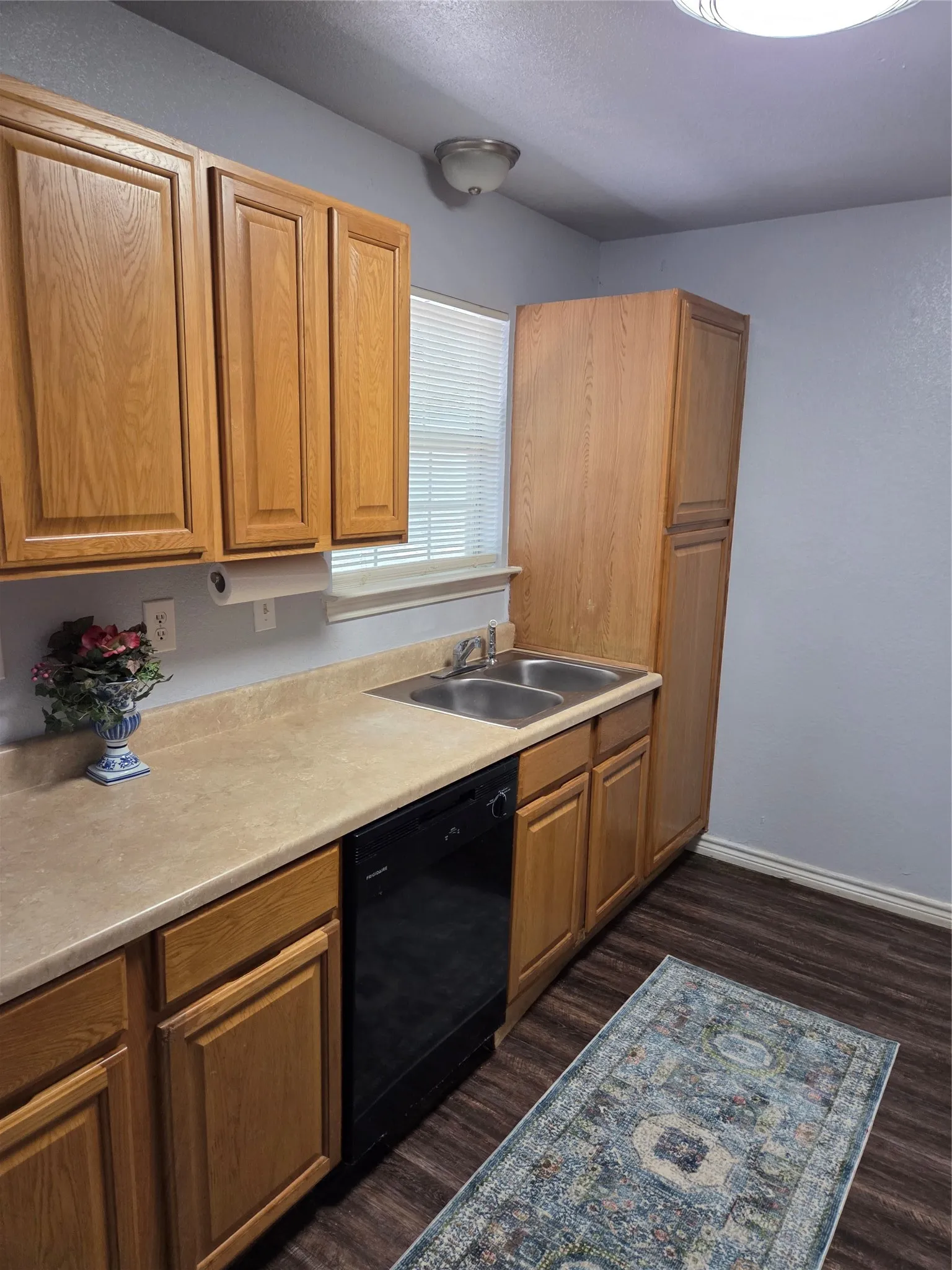 Single Family Residence For Sale in Mc Lennan County , 320 Hazelwood Avenue, Waco, Texas 76705, 3 Bedroom, 2 Bathroom, 1 Garage spaces, 1,296 Sqft, built in 2009, mls#21264577, Real Estate Agent in Waco, Homes For Sale in Mc Lennan county, Homes For Sale in Waco, Realtor in Waco Texas, Real Estate Brokerage Independent Realty Texas, Luminita Cordes Realtor