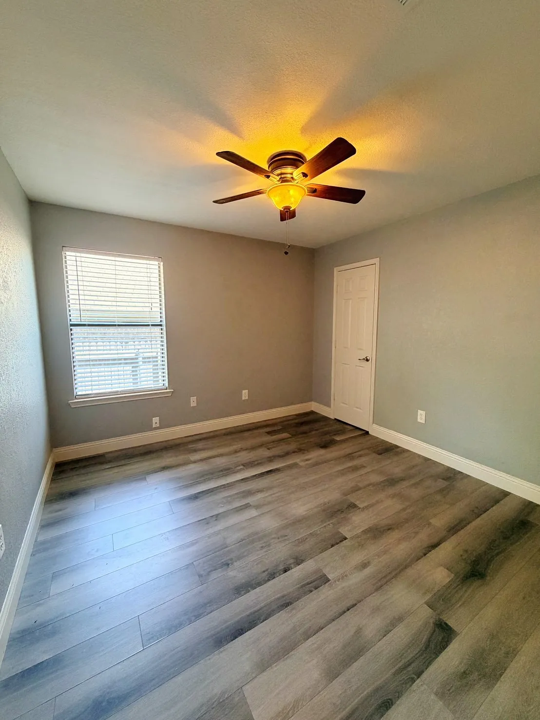 Single Family Residence For Rent in Tarrant County , 5611 Autumn Wheat Trail, Arlington, Texas 76017, 3 Bedrooms, 2 Bathrooms, 2 Garage spaces, 1,691 Sqft, built in 1985, Price $2,350, mls#21259642, Real Estate Agent in Arlington, Homes For Rent in Tarrant county, Homes For Rent in Arlington, Realtor in Arlington Texas, Real Estate Brokerage Independent Realty Texas, Luminita Cordes Realtor