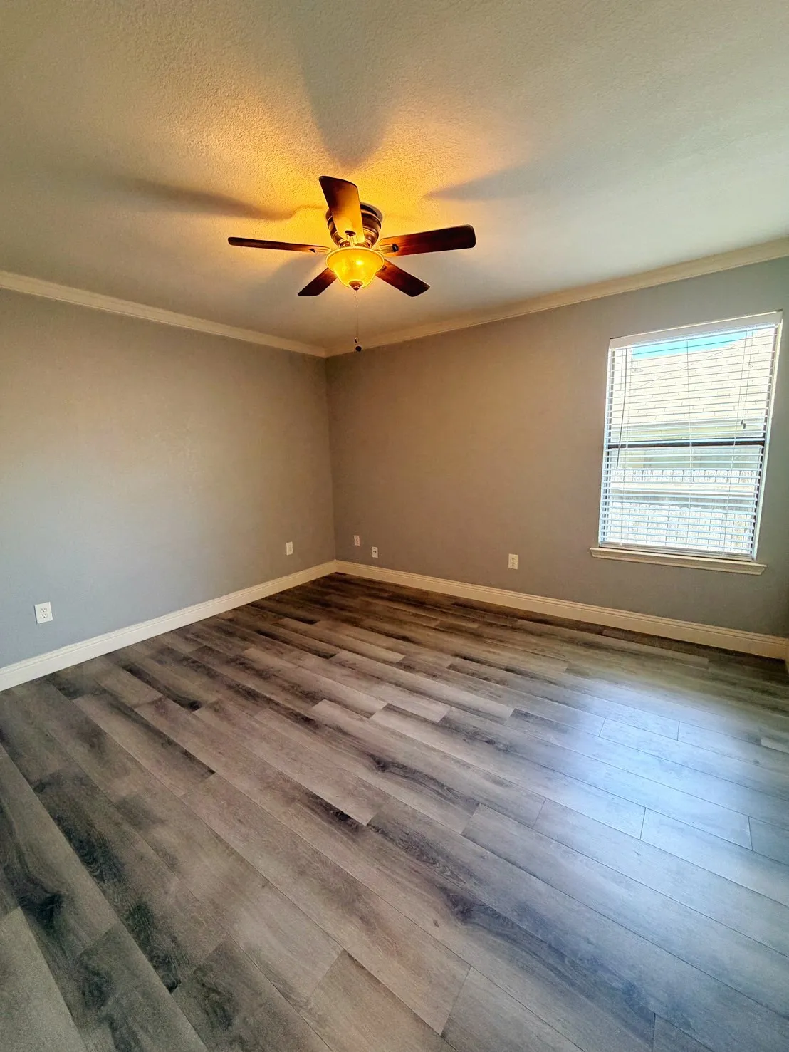 Single Family Residence For Rent in Tarrant County , 5611 Autumn Wheat Trail, Arlington, Texas 76017, 3 Bedrooms, 2 Bathrooms, 2 Garage spaces, 1,691 Sqft, built in 1985, Price $2,350, mls#21259642, Real Estate Agent in Arlington, Homes For Rent in Tarrant county, Homes For Rent in Arlington, Realtor in Arlington Texas, Real Estate Brokerage Independent Realty Texas, Luminita Cordes Realtor