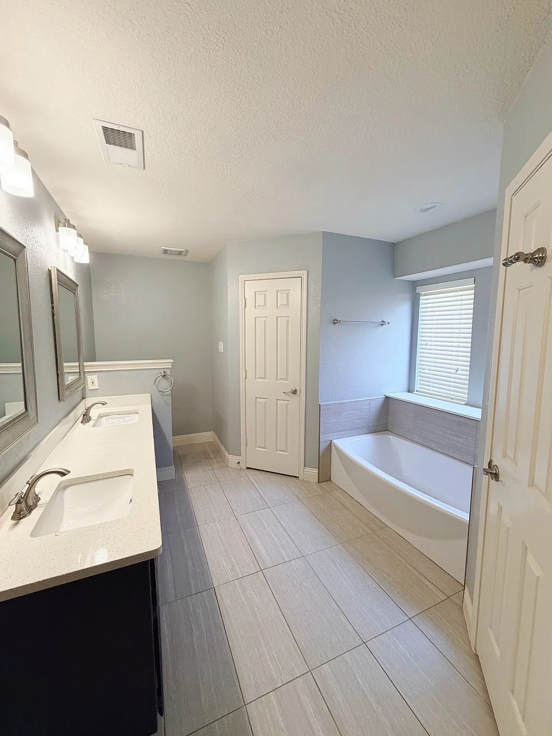 Single Family Residence For Rent in Tarrant County , 5611 Autumn Wheat Trail, Arlington, Texas 76017, 3 Bedrooms, 2 Bathrooms, 2 Garage spaces, 1,691 Sqft, built in 1985, Price $2,350, mls#21259642, Real Estate Agent in Arlington, Homes For Rent in Tarrant county, Homes For Rent in Arlington, Realtor in Arlington Texas, Real Estate Brokerage Independent Realty Texas, Luminita Cordes Realtor