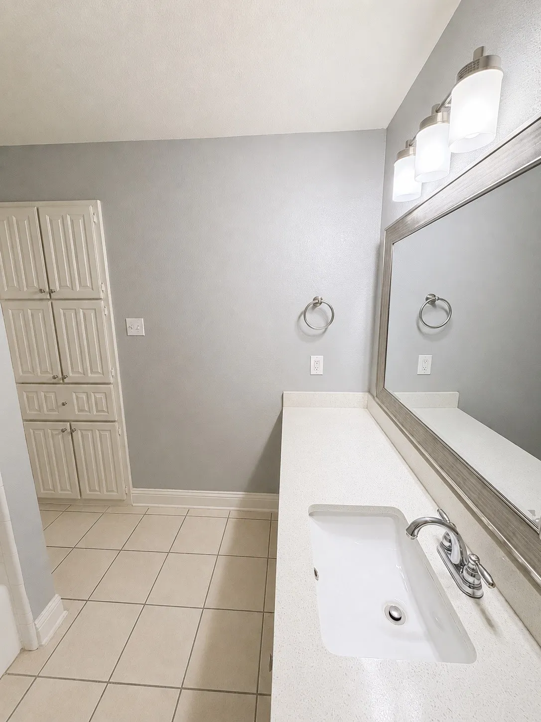 Single Family Residence For Rent in Tarrant County , 5611 Autumn Wheat Trail, Arlington, Texas 76017, 3 Bedrooms, 2 Bathrooms, 2 Garage spaces, 1,691 Sqft, built in 1985, Price $2,350, mls#21259642, Real Estate Agent in Arlington, Homes For Rent in Tarrant county, Homes For Rent in Arlington, Realtor in Arlington Texas, Real Estate Brokerage Independent Realty Texas, Luminita Cordes Realtor