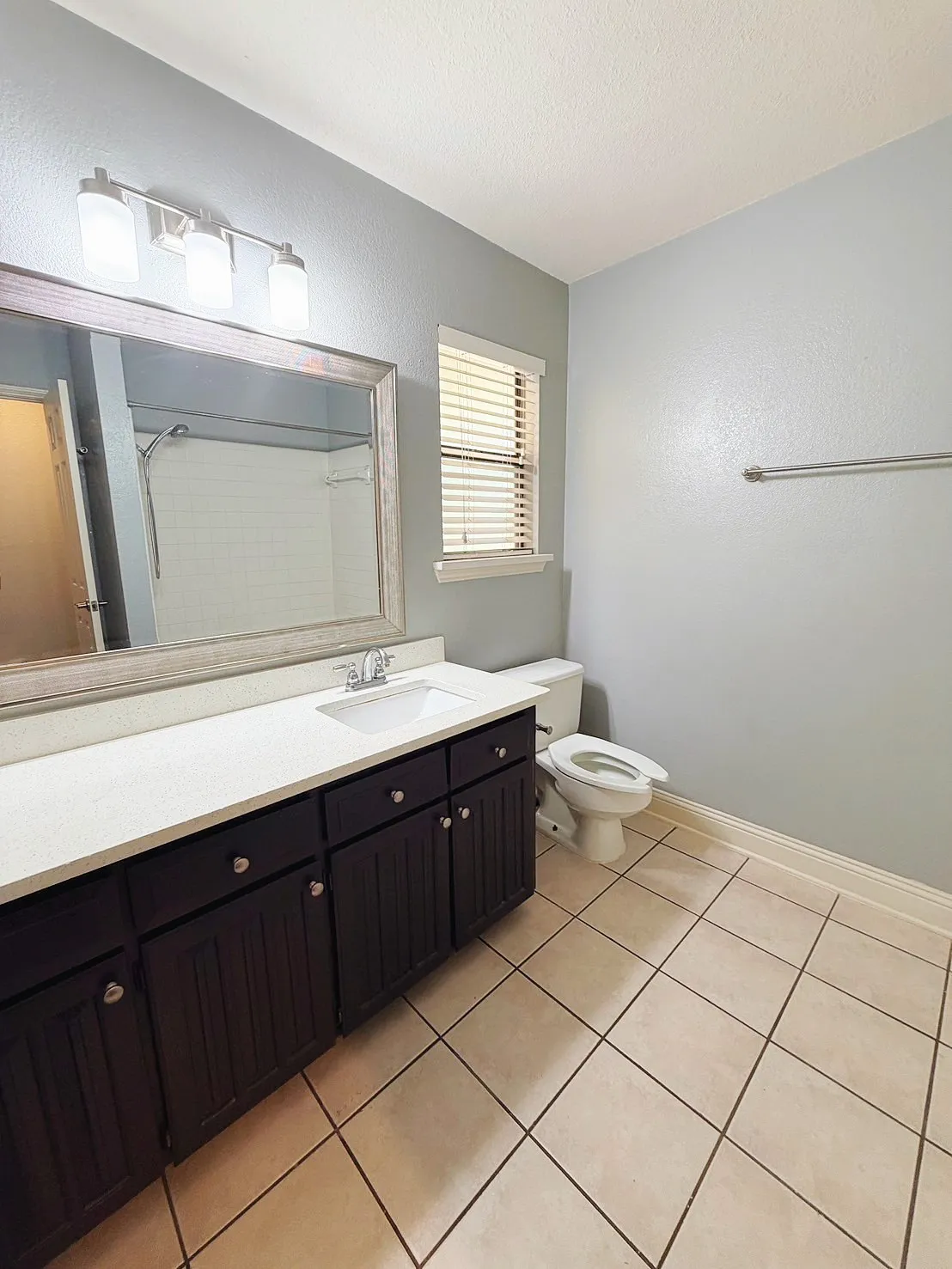 Single Family Residence For Rent in Tarrant County , 5611 Autumn Wheat Trail, Arlington, Texas 76017, 3 Bedrooms, 2 Bathrooms, 2 Garage spaces, 1,691 Sqft, built in 1985, Price $2,350, mls#21259642, Real Estate Agent in Arlington, Homes For Rent in Tarrant county, Homes For Rent in Arlington, Realtor in Arlington Texas, Real Estate Brokerage Independent Realty Texas, Luminita Cordes Realtor