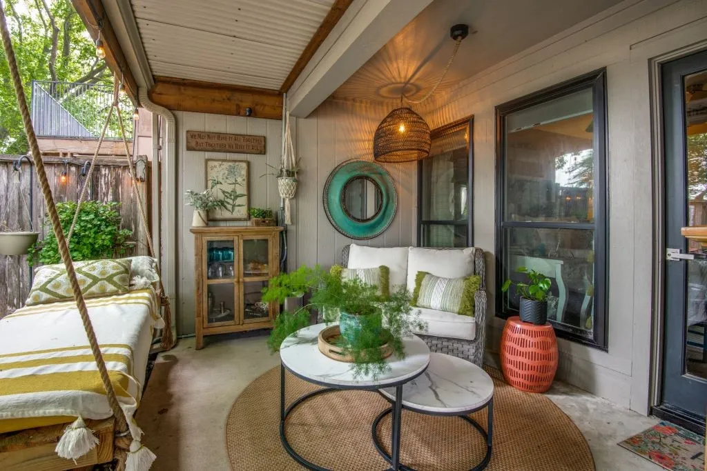 Townhouse For Sale in Rockwall County , 318 Columbia Drive, Rockwall, Texas 75032, 3 Bedrooms, 4 Bathrooms, 2 Garage spaces, 2,402 Sqft, built in 1983, Price $530,000, mls#21264336, Real Estate Agent in Rockwall, Homes For Sale in Rockwall county, Homes For Sale in Rockwall, Realtor in Rockwall Texas, Real Estate Brokerage Independent Realty Texas, Luminita Cordes Realtor