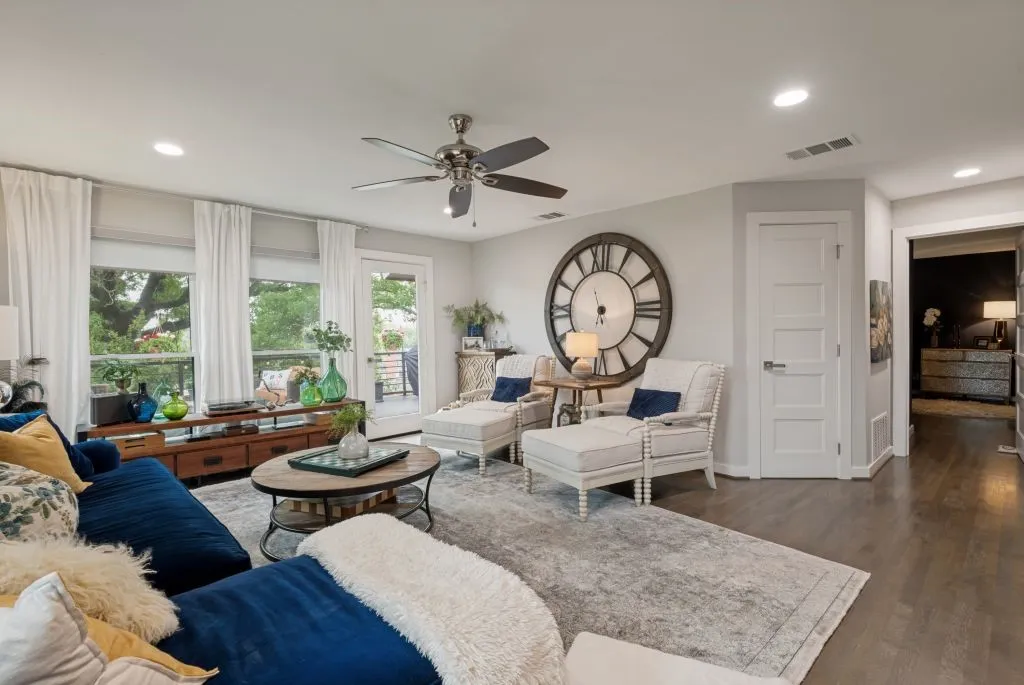 Townhouse For Sale in Rockwall County , 318 Columbia Drive, Rockwall, Texas 75032, 3 Bedrooms, 4 Bathrooms, 2 Garage spaces, 2,402 Sqft, built in 1983, Price $530,000, mls#21264336, Real Estate Agent in Rockwall, Homes For Sale in Rockwall county, Homes For Sale in Rockwall, Realtor in Rockwall Texas, Real Estate Brokerage Independent Realty Texas, Luminita Cordes Realtor