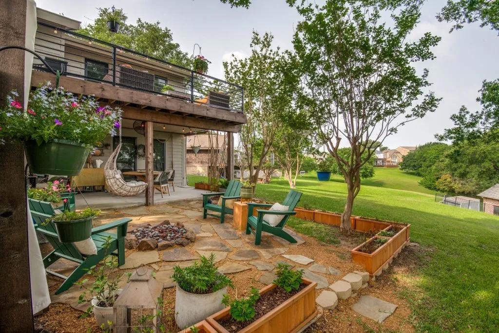 Townhouse For Sale in Rockwall County , 318 Columbia Drive, Rockwall, Texas 75032, 3 Bedrooms, 4 Bathrooms, 2 Garage spaces, 2,402 Sqft, built in 1983, Price $530,000, mls#21264336, Real Estate Agent in Rockwall, Homes For Sale in Rockwall county, Homes For Sale in Rockwall, Realtor in Rockwall Texas, Real Estate Brokerage Independent Realty Texas, Luminita Cordes Realtor