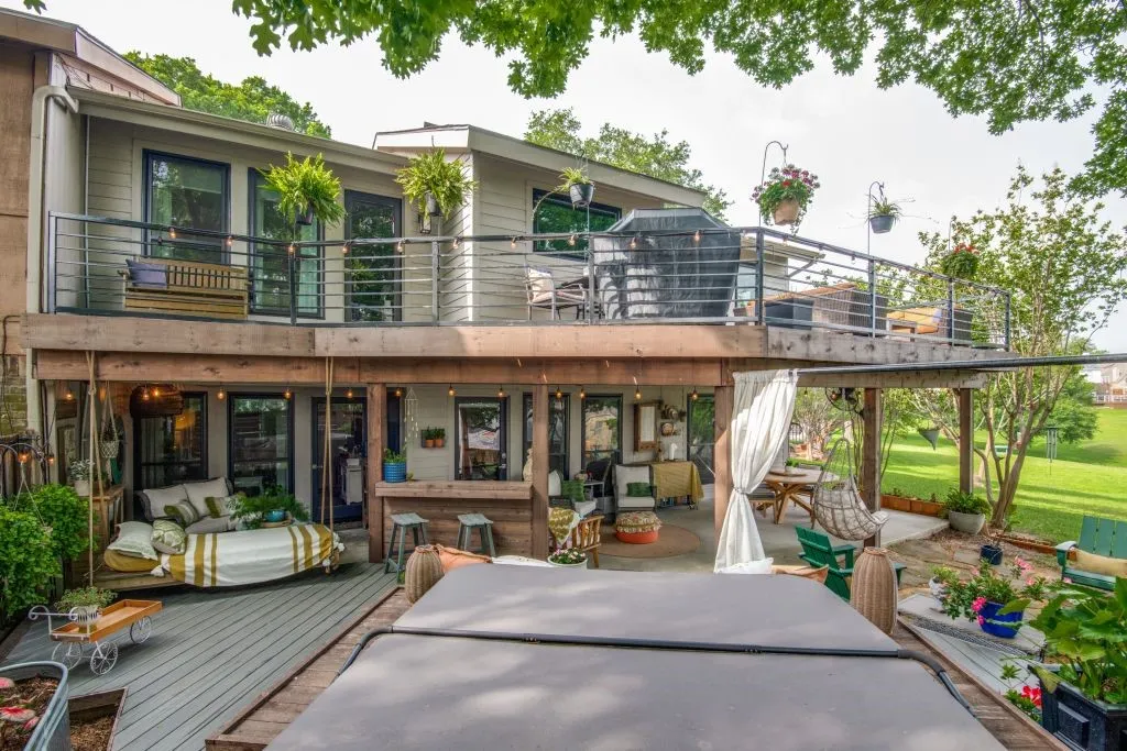 Townhouse For Sale in Rockwall County , 318 Columbia Drive, Rockwall, Texas 75032, 3 Bedrooms, 4 Bathrooms, 2 Garage spaces, 2,402 Sqft, built in 1983, Price $530,000, mls#21264336, Real Estate Agent in Rockwall, Homes For Sale in Rockwall county, Homes For Sale in Rockwall, Realtor in Rockwall Texas, Real Estate Brokerage Independent Realty Texas, Luminita Cordes Realtor
