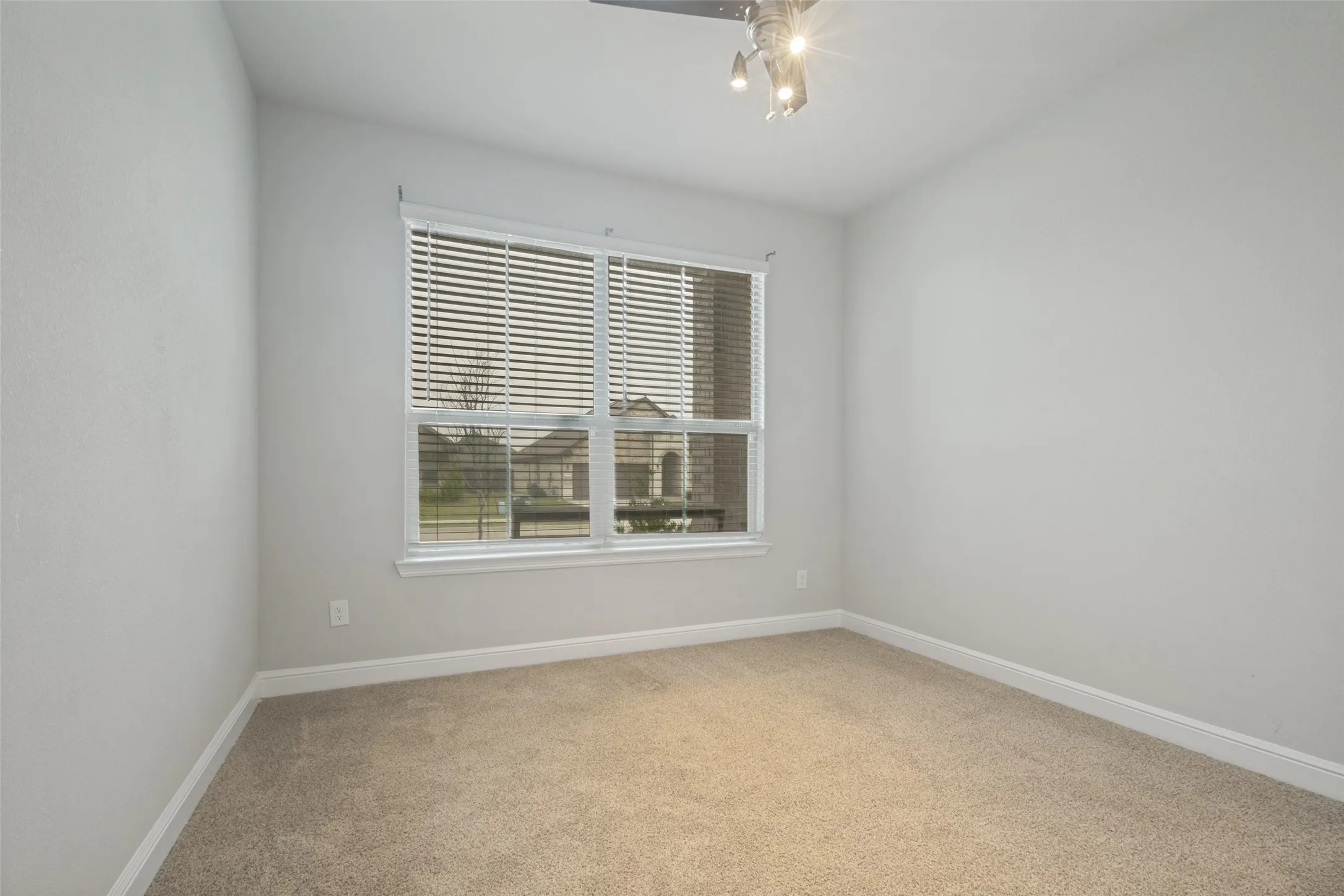 Single Family Residence For Sale in Denton County , 5225 Mountain View Drive, Krum, Texas 76249, 5 Bedroom, 4 Bathroom, 2 Garage spaces, 2,836 Sqft, built in 2023, mls#21264714, Real Estate Agent in Krum, Homes For Sale in Denton county, Homes For Sale in Krum, Realtor in Krum Texas, Real Estate Brokerage Independent Realty Texas, Luminita Cordes Realtor