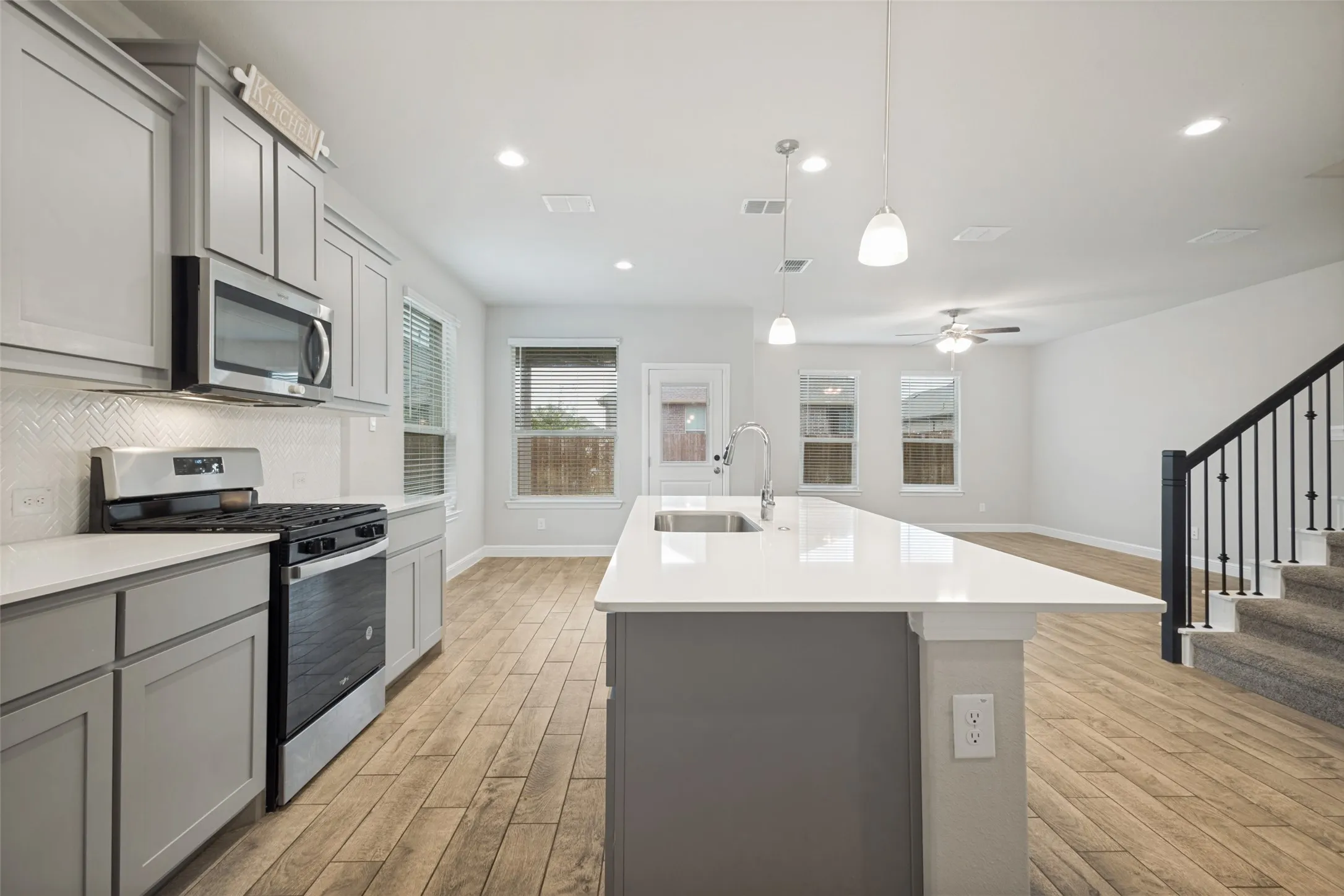 Single Family Residence For Sale in Denton County , 5225 Mountain View Drive, Krum, Texas 76249, 5 Bedroom, 4 Bathroom, 2 Garage spaces, 2,836 Sqft, built in 2023, mls#21264714, Real Estate Agent in Krum, Homes For Sale in Denton county, Homes For Sale in Krum, Realtor in Krum Texas, Real Estate Brokerage Independent Realty Texas, Luminita Cordes Realtor